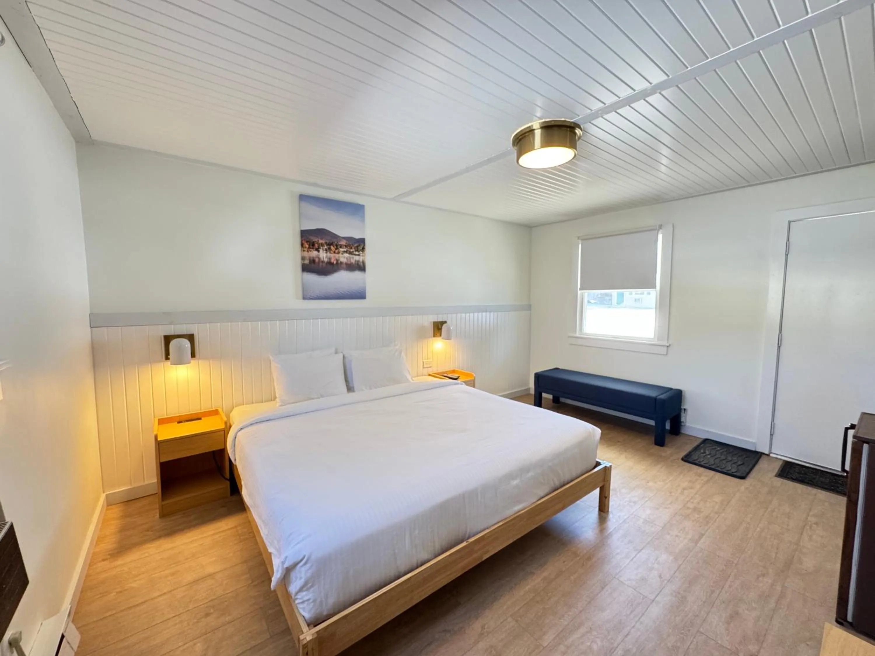 Bed in Maple Leaf Inn Lake Placid