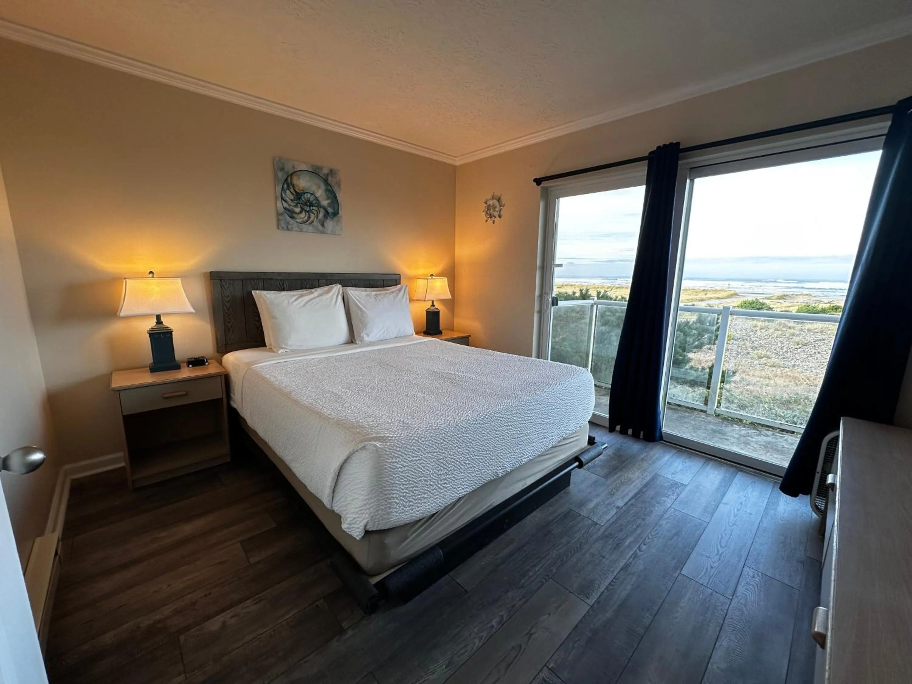 Bed in Inn at the Shore