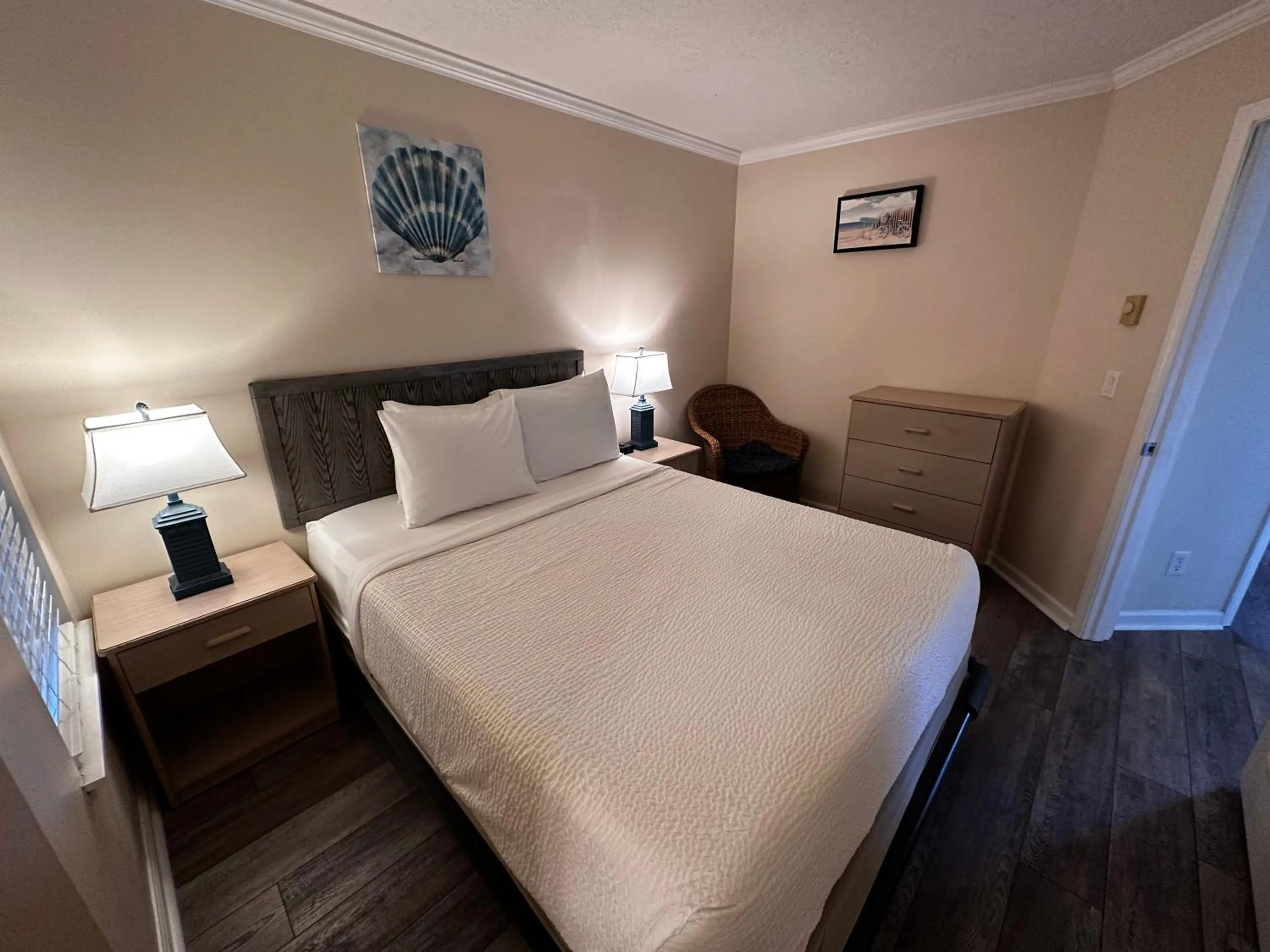 Bed in Inn at the Shore