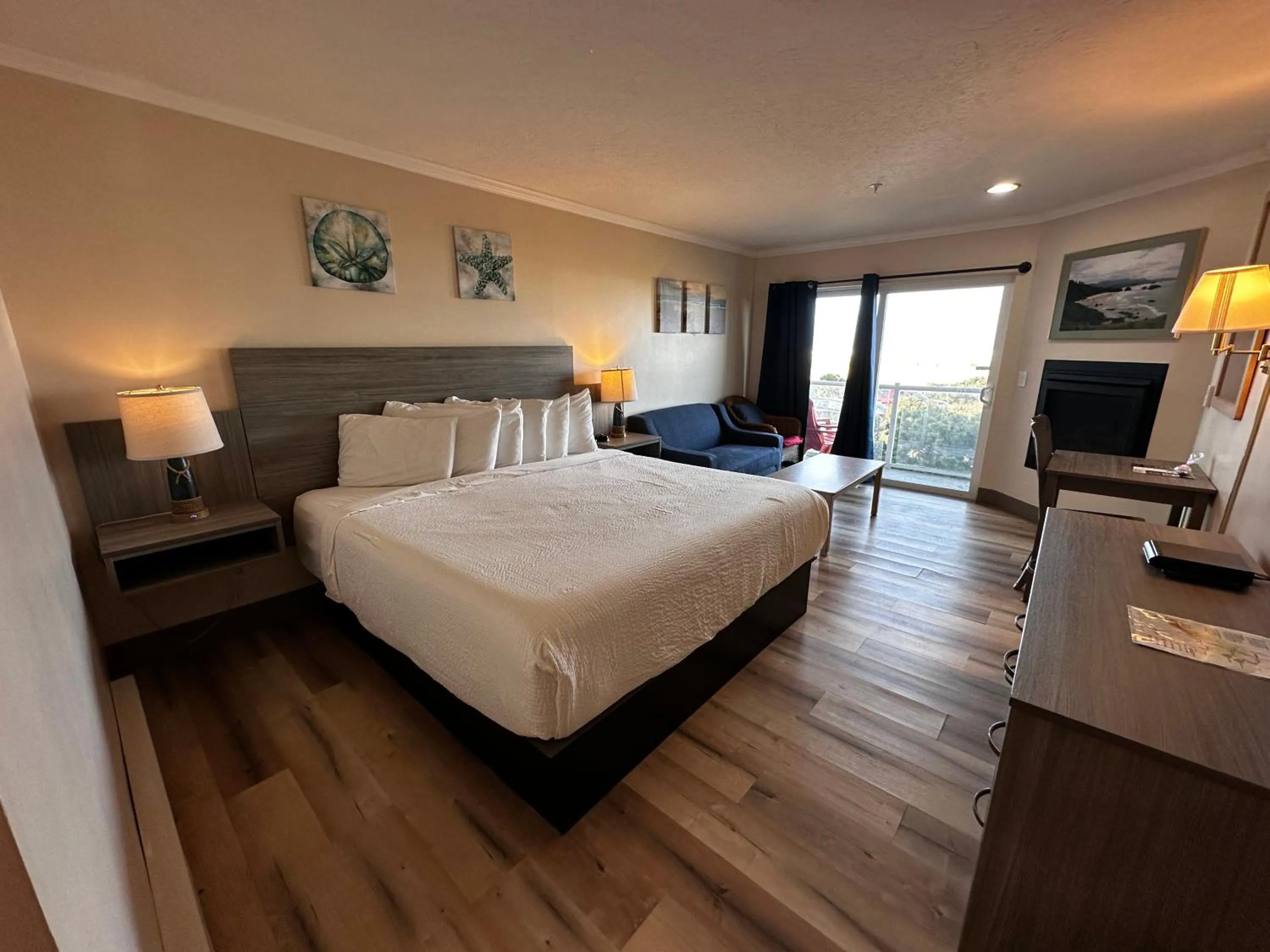 Bed in Inn at the Shore