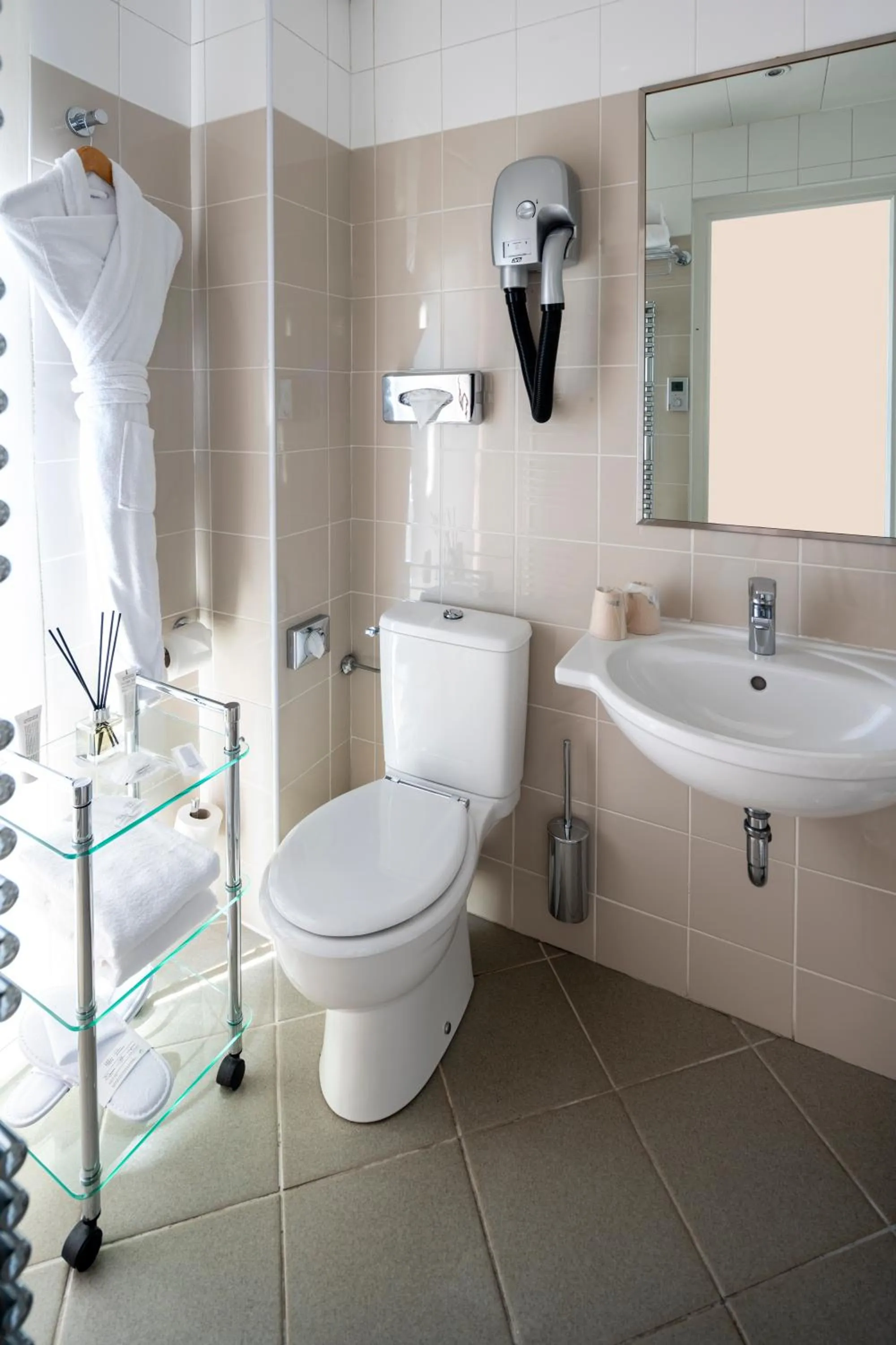 Toilet in Hotel Suisse