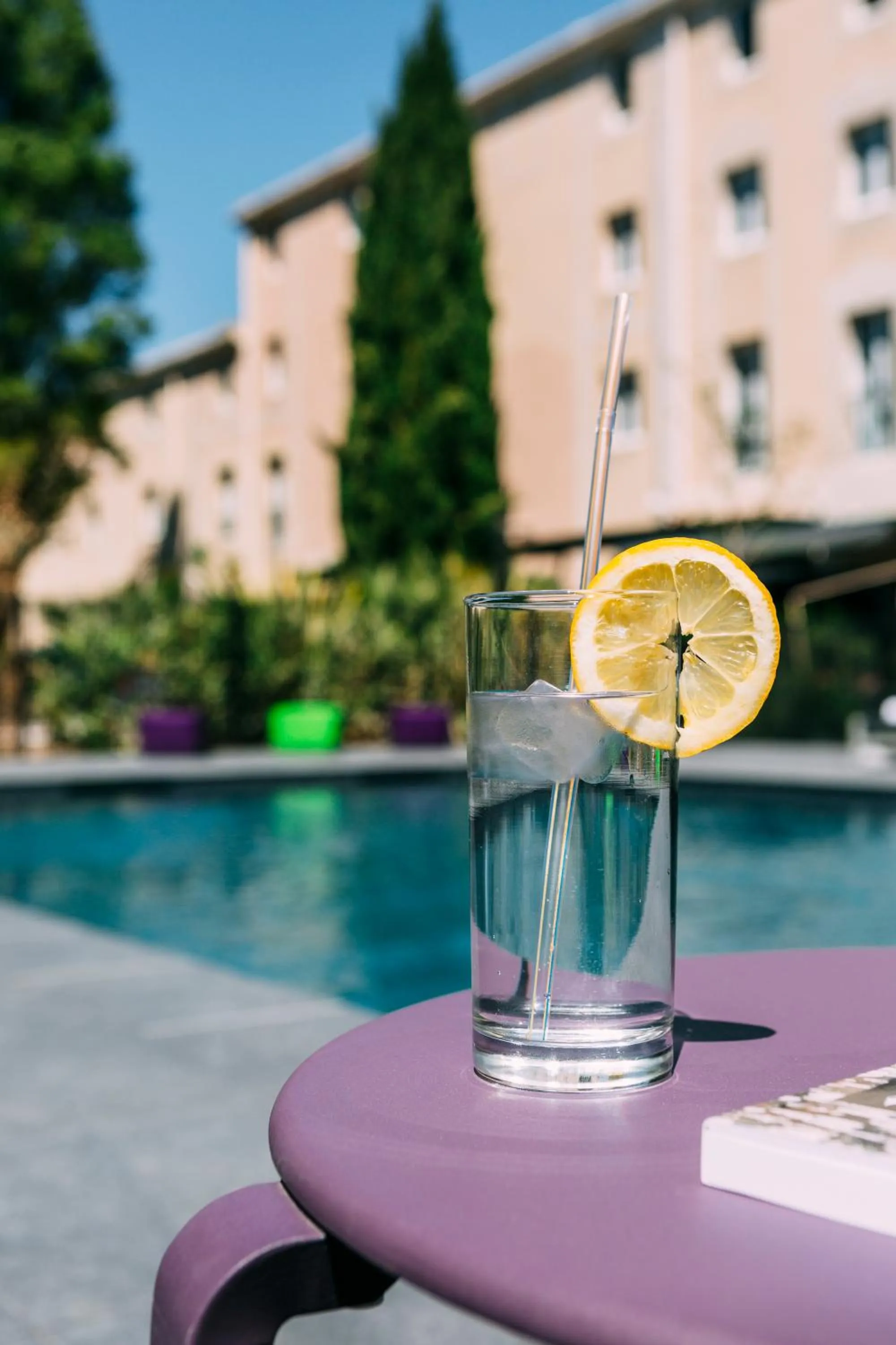 Swimming pool in Escale Oceania Aix-en-Provence