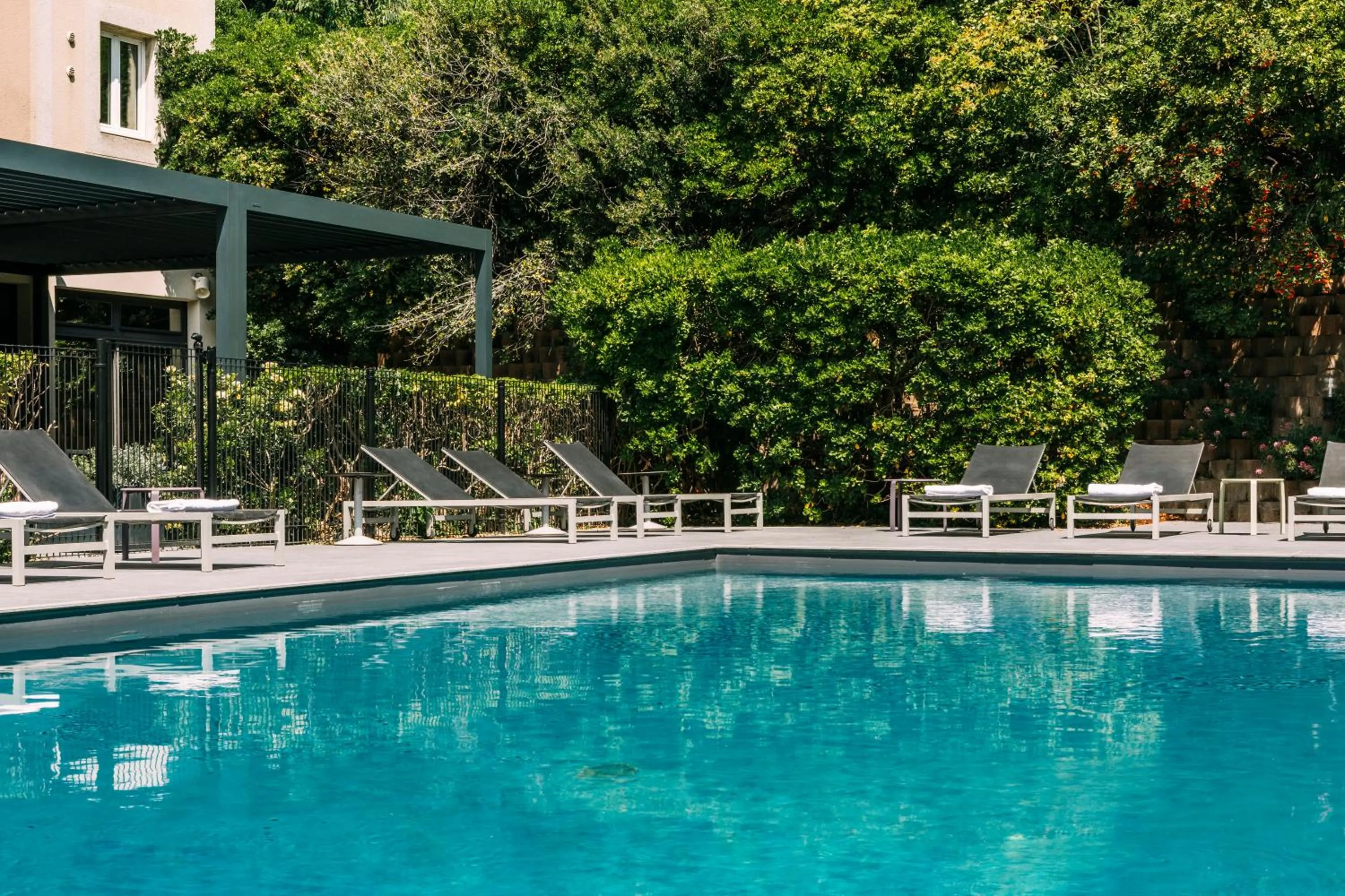 Swimming pool in Escale Oceania Aix-en-Provence