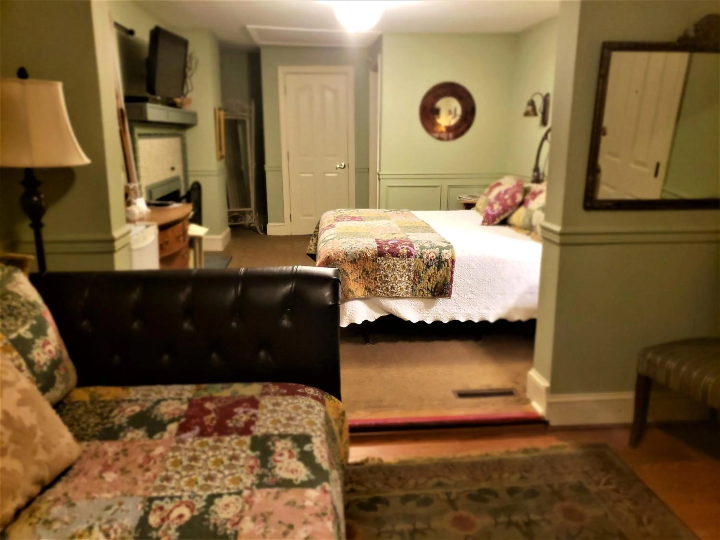 Bed in Vandiver Inn