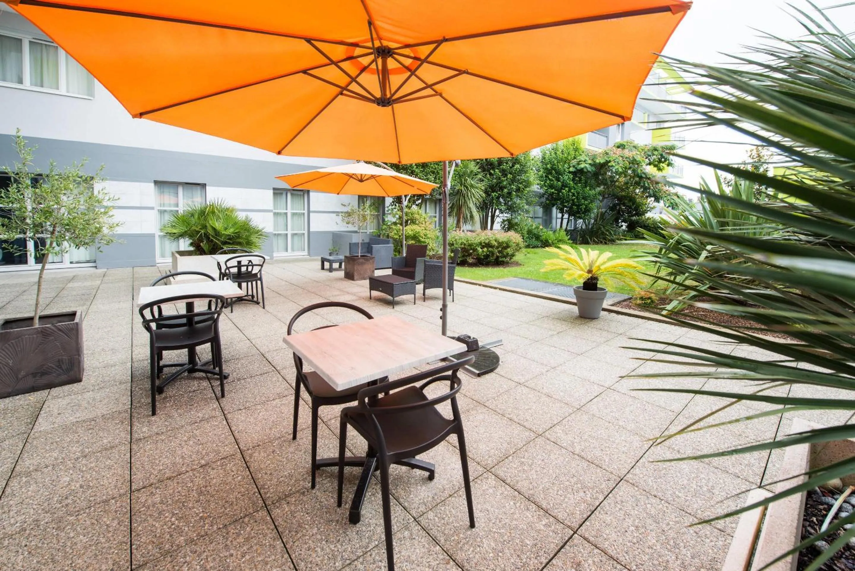 Breakfast in Comfort Aparthotel Saint-Nazaire Les Portes de l Ocean