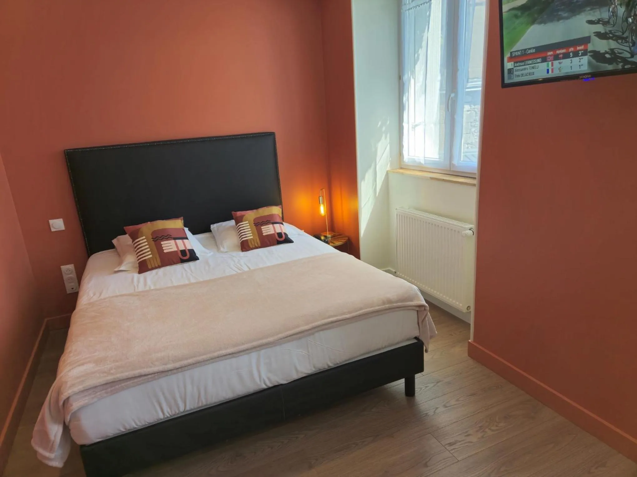 Bedroom, Bed in Le Beaugency