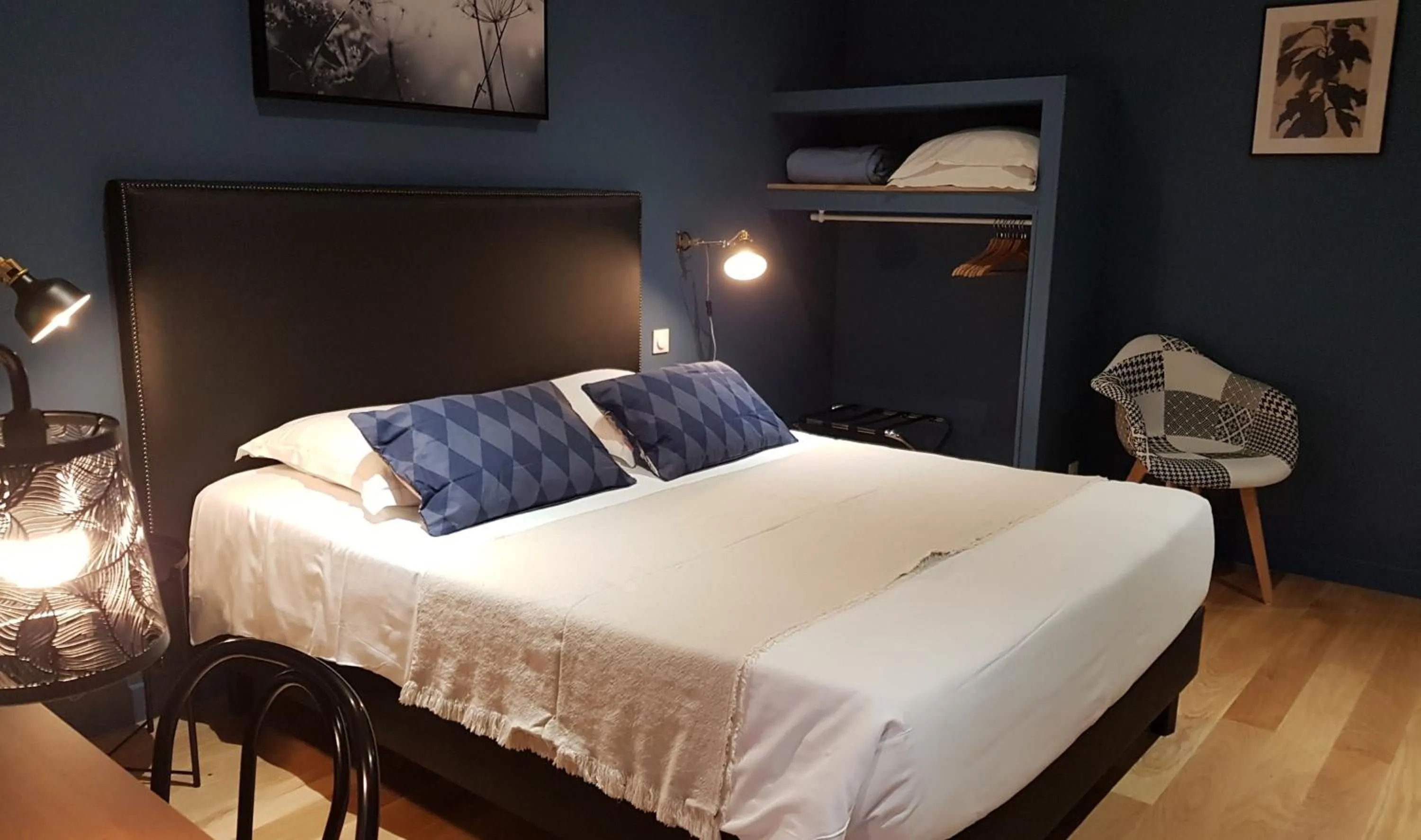 Photo of the whole room, Bed in Le Beaugency