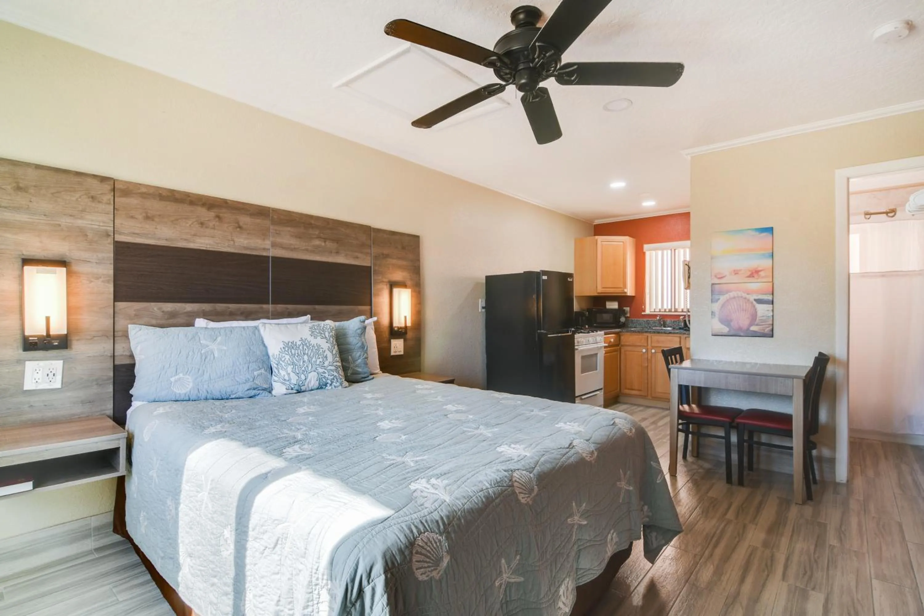 Bed in Anthony's on the Beach