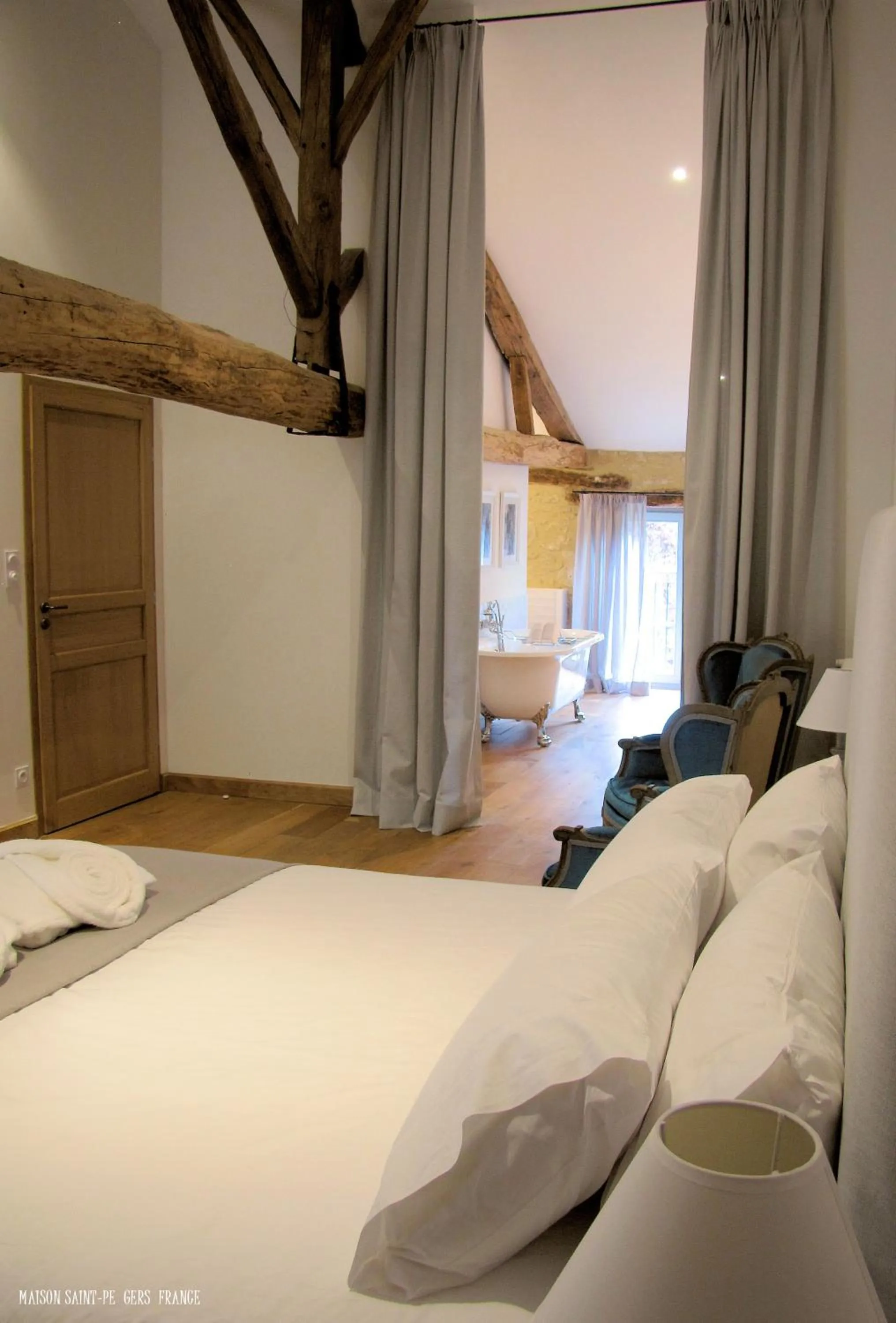 Bed in Maison Saint-Pé (Gers)