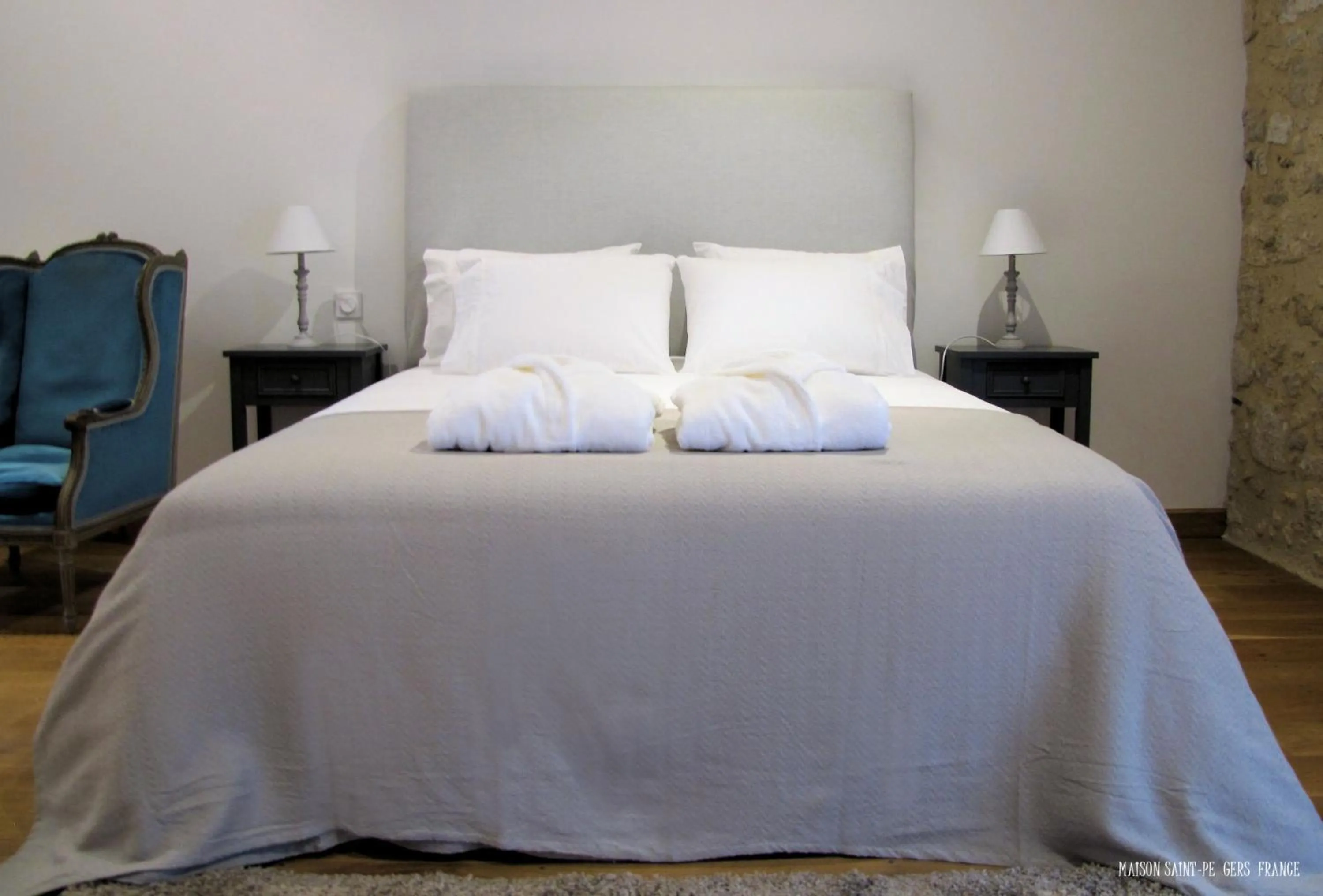 Bed in Maison Saint-Pé (Gers)