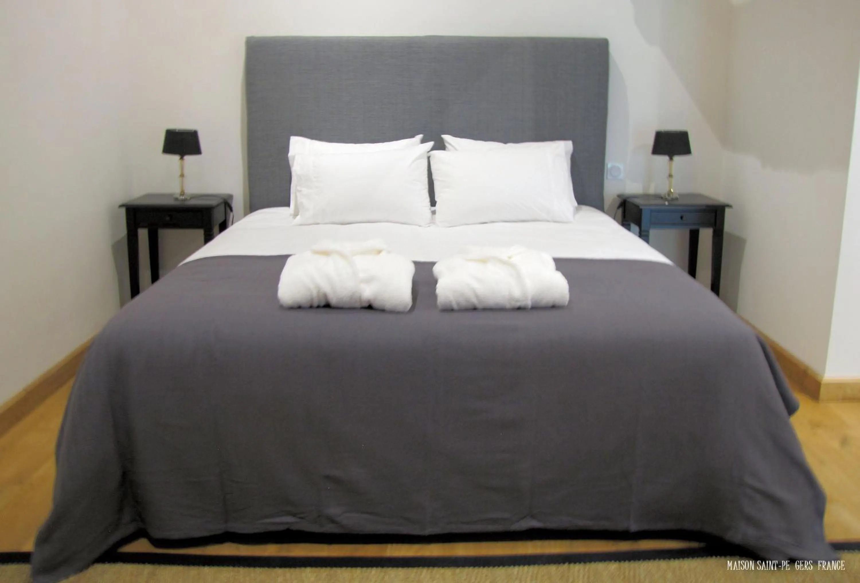 Bed in Maison Saint-Pé (Gers)