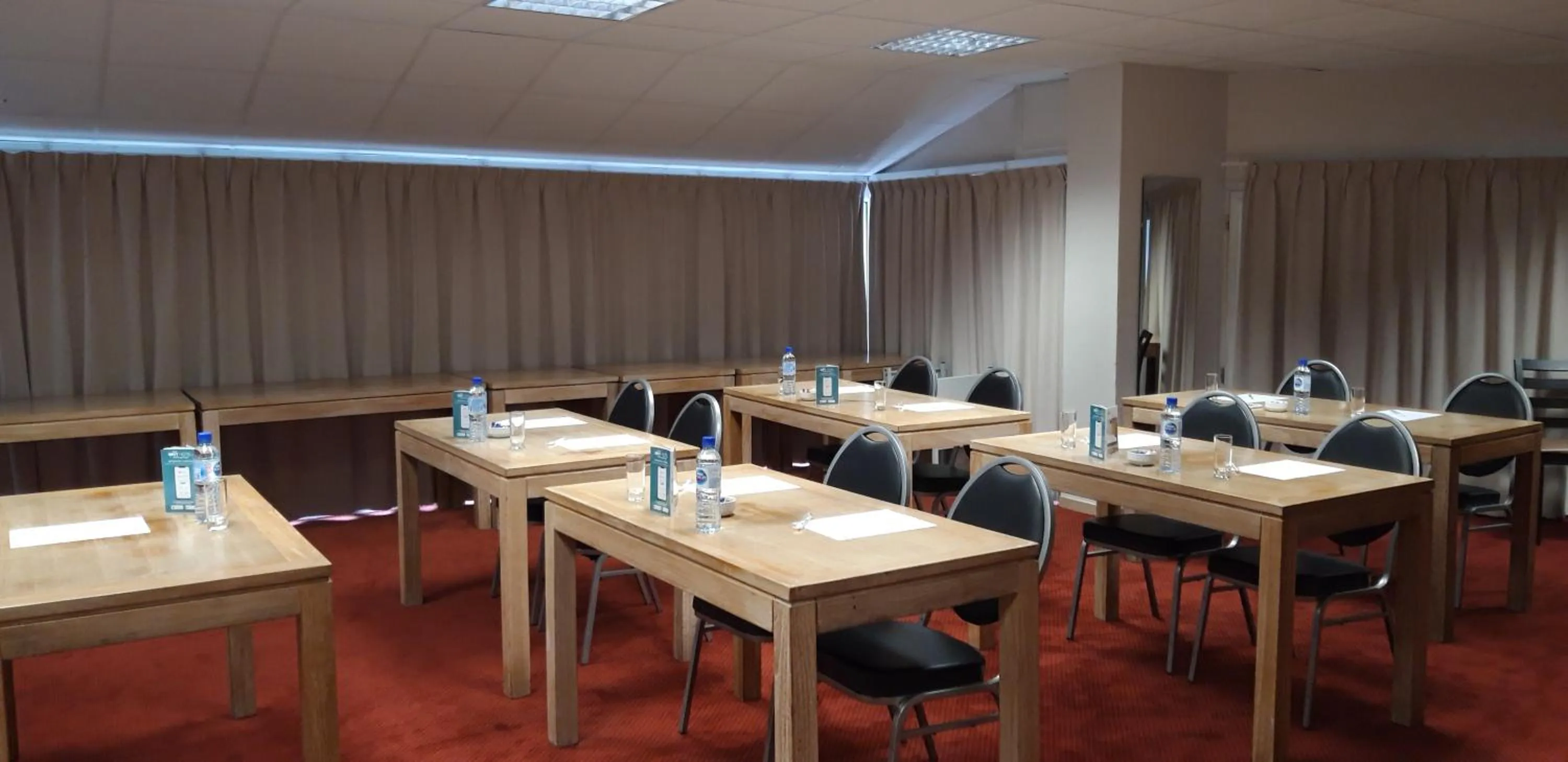 Meeting/conference room in Brit Hotel Tours Sud – Le Cheops