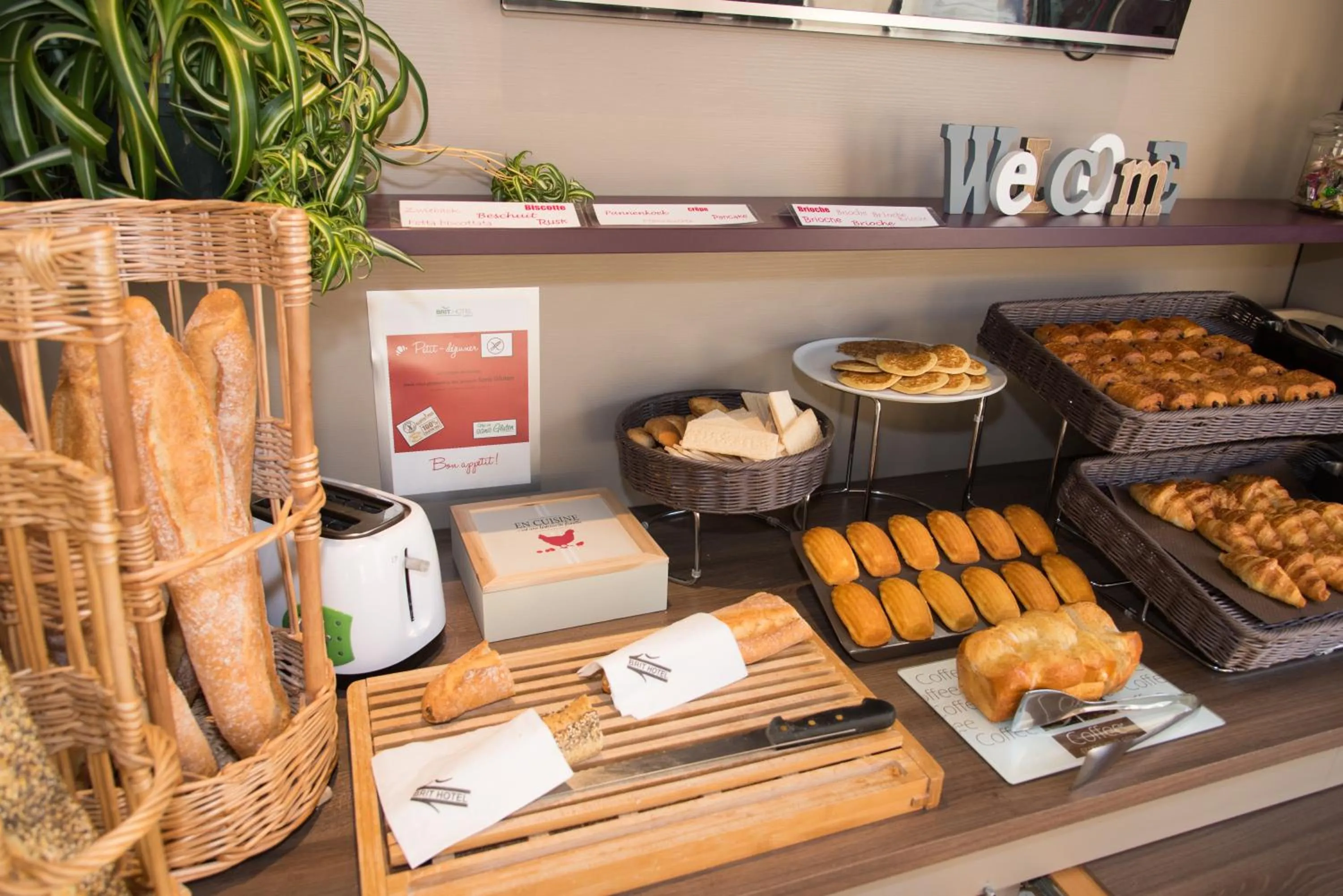 Breakfast in Brit Hotel Tours Sud – Le Cheops