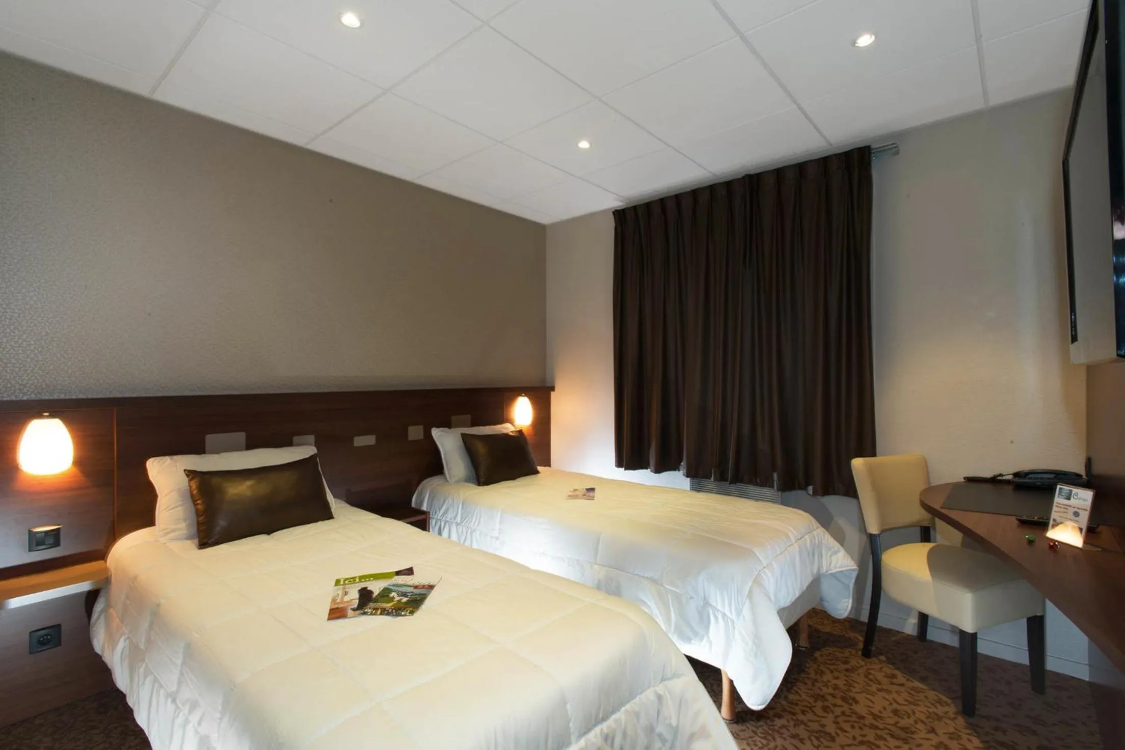 Bedroom, Bed in Brit Hotel Tours Sud – Le Cheops