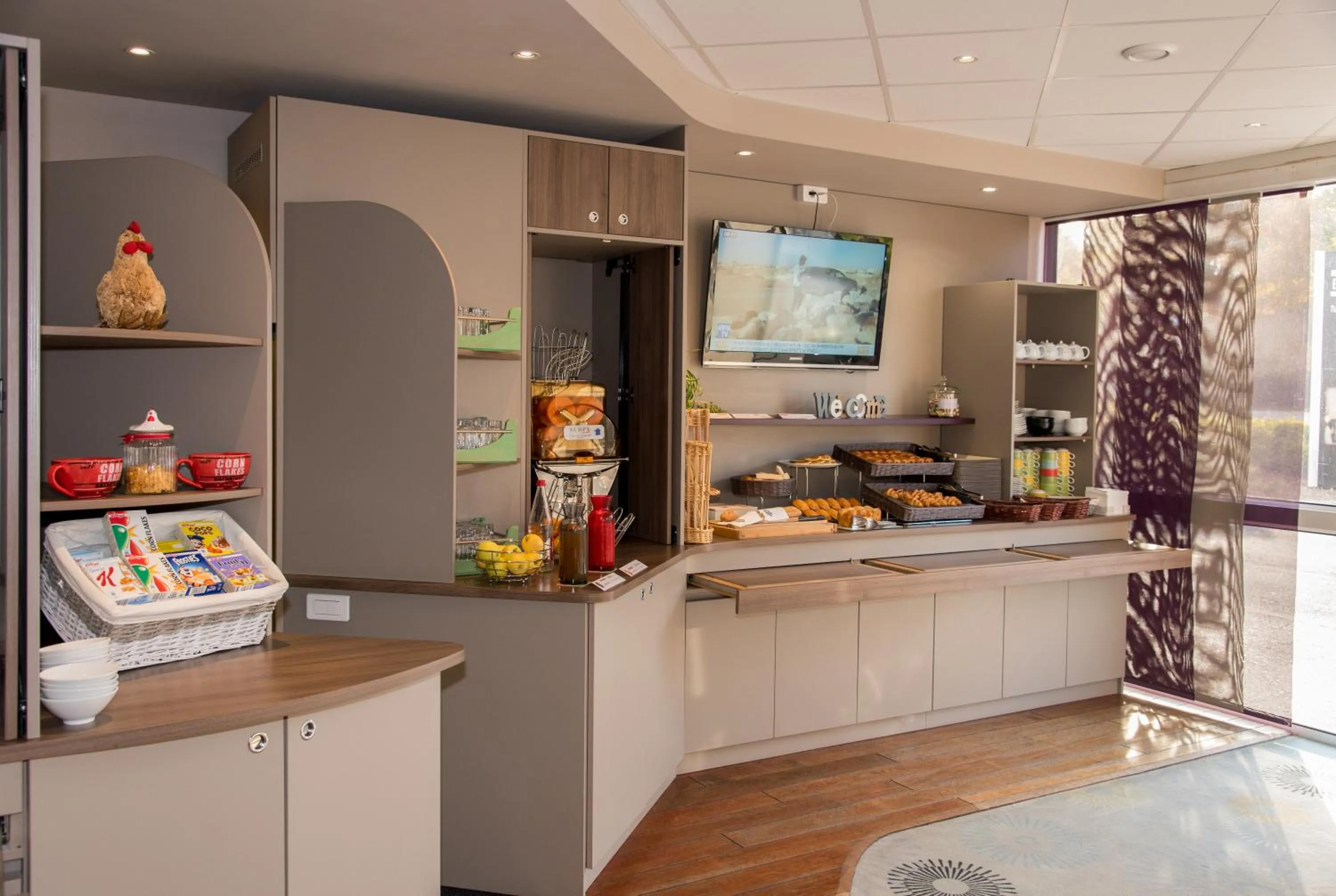 Buffet breakfast in Brit Hotel Tours Sud – Le Cheops