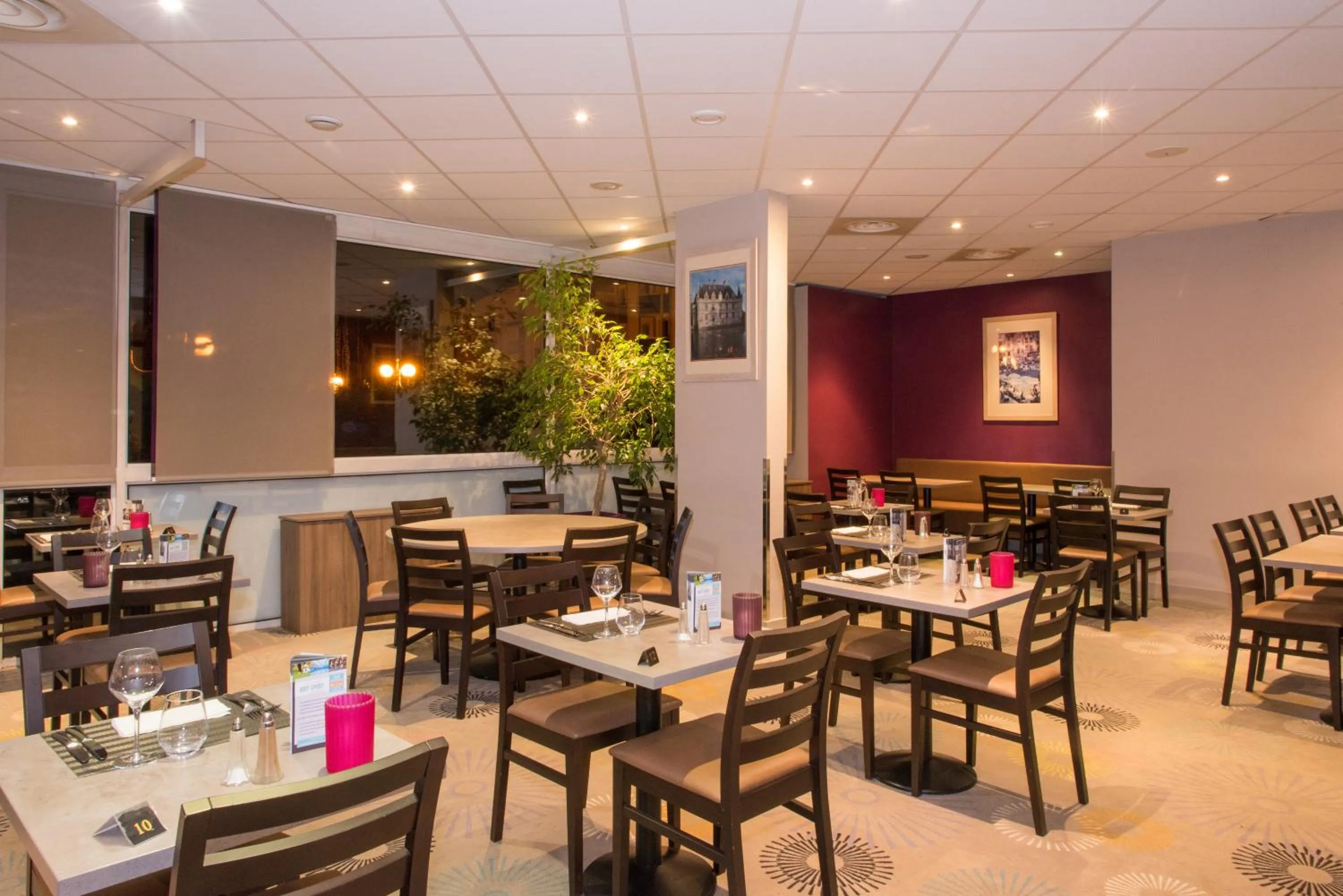 Restaurant/places to eat in Brit Hotel Tours Sud – Le Cheops