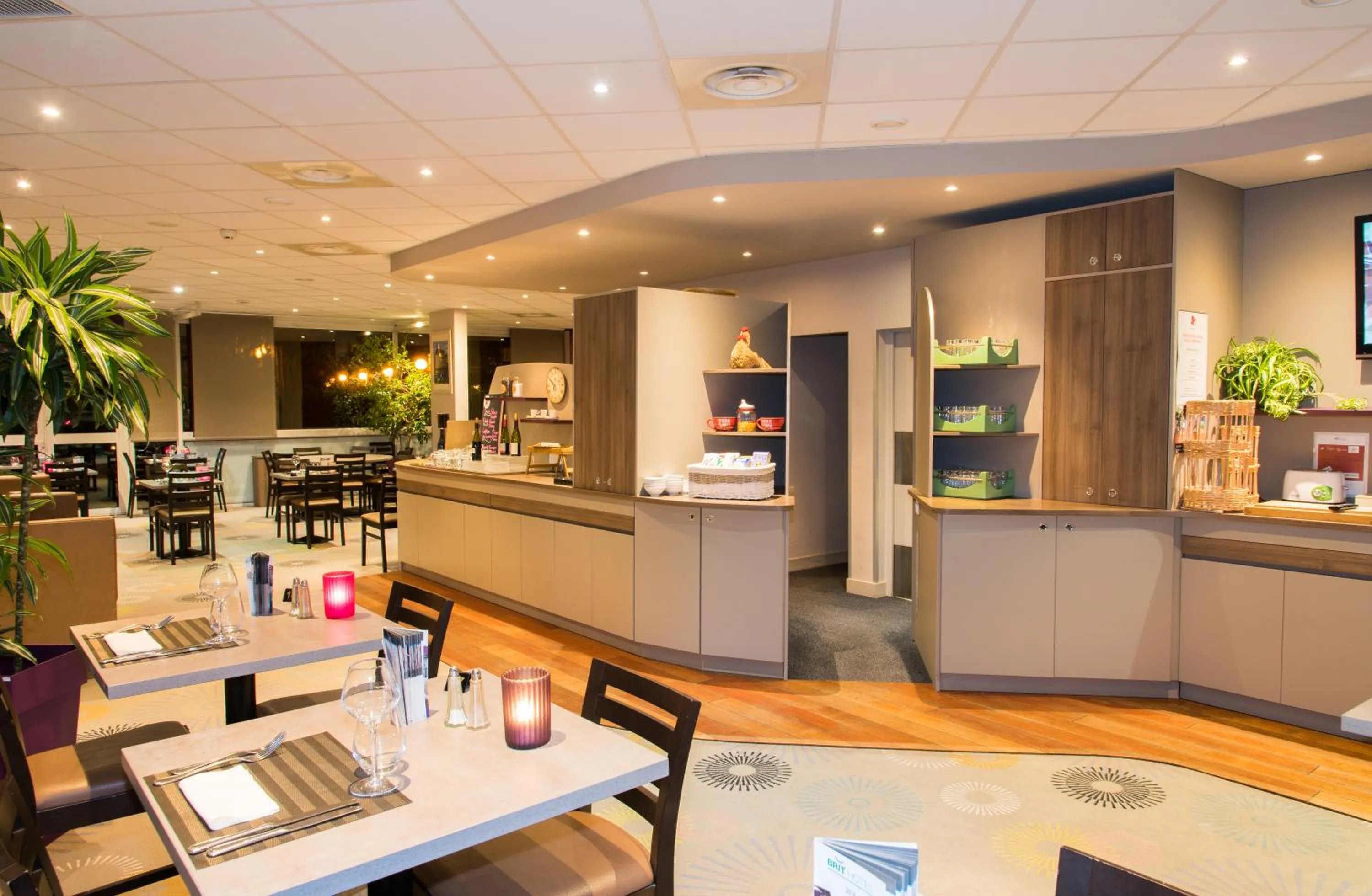 Restaurant/places to eat in Brit Hotel Tours Sud – Le Cheops