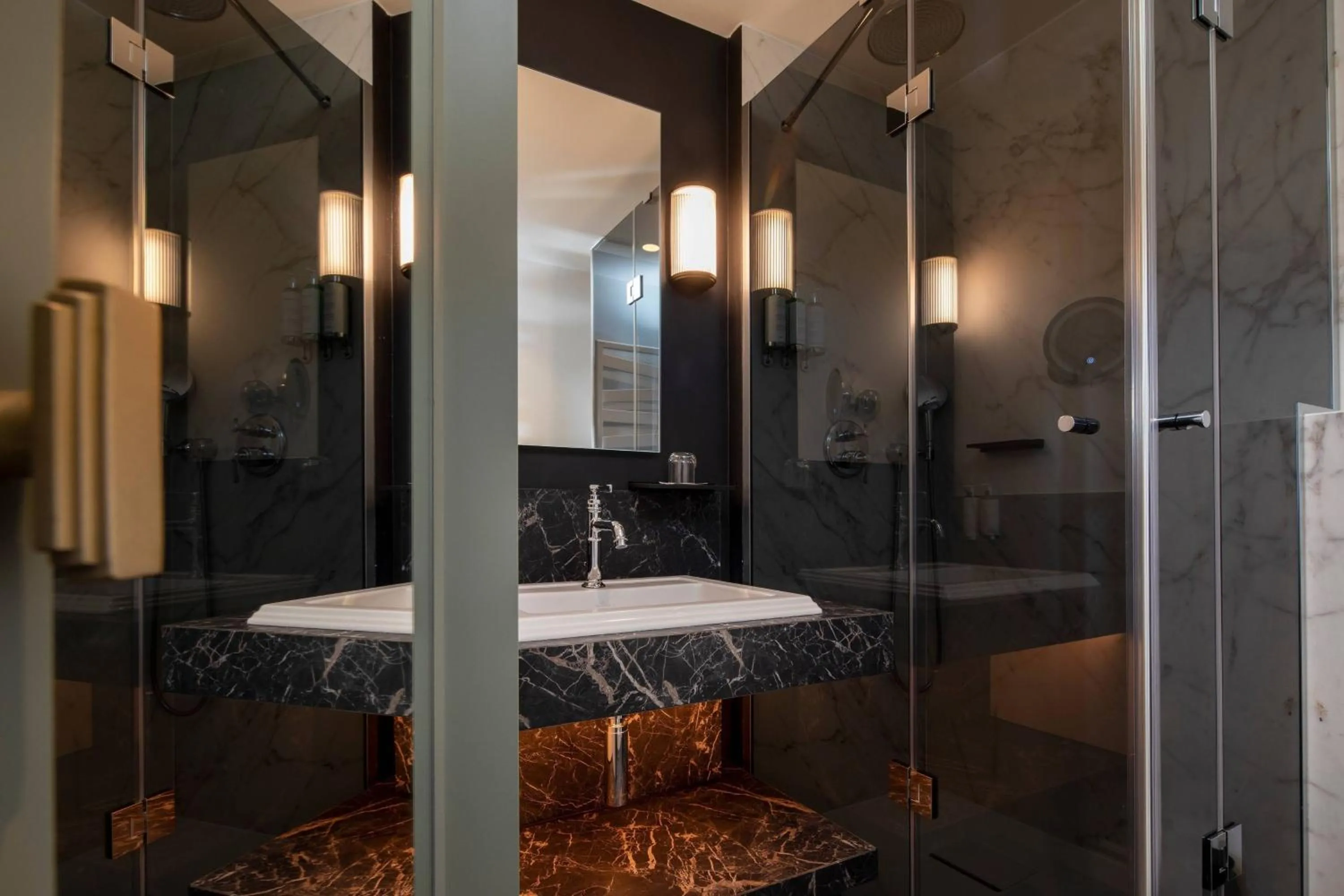 Bathroom in Maison Rouge Strasbourg Hotel & Spa, Autograph Collection