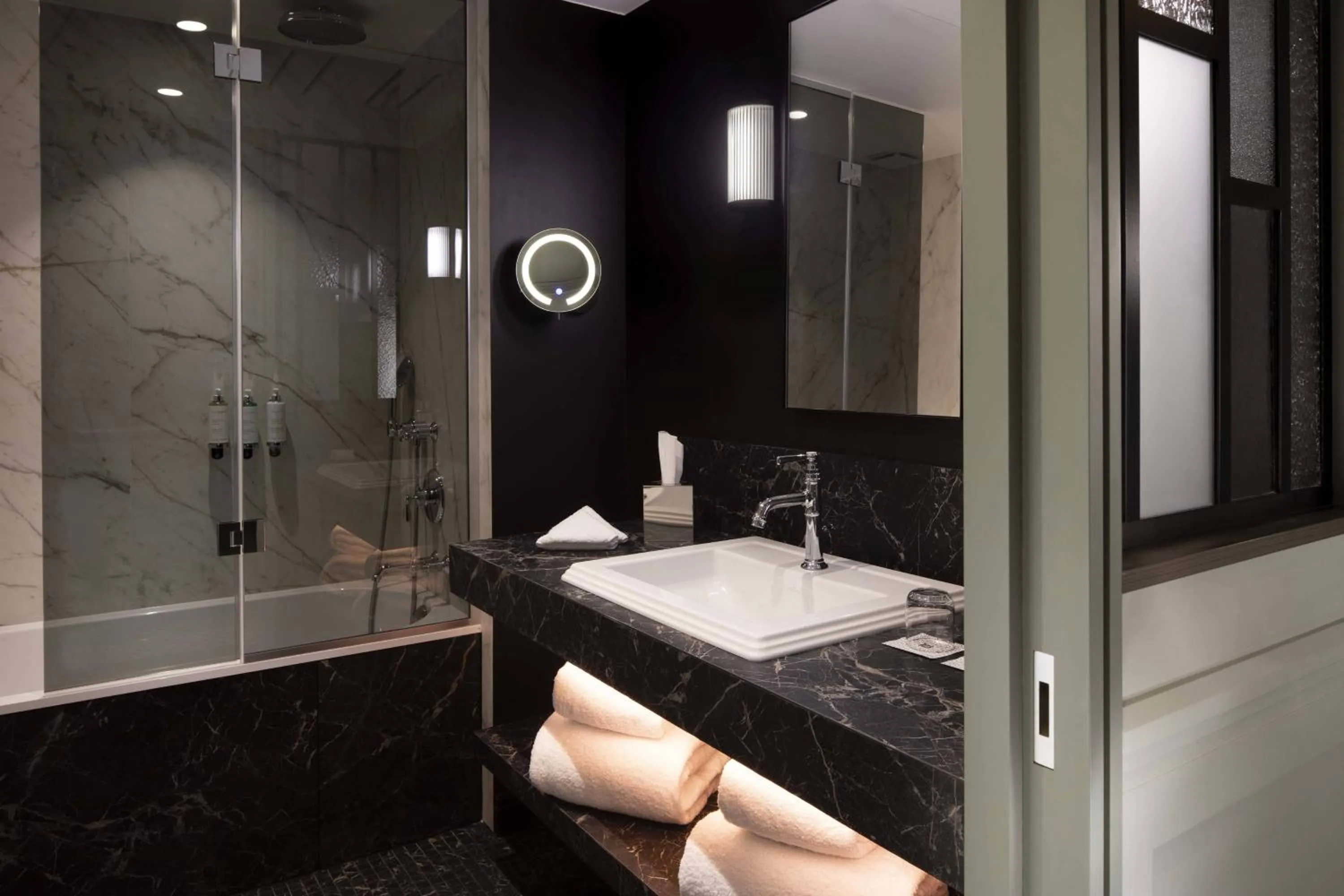 Bathroom in Maison Rouge Strasbourg Hotel & Spa, Autograph Collection