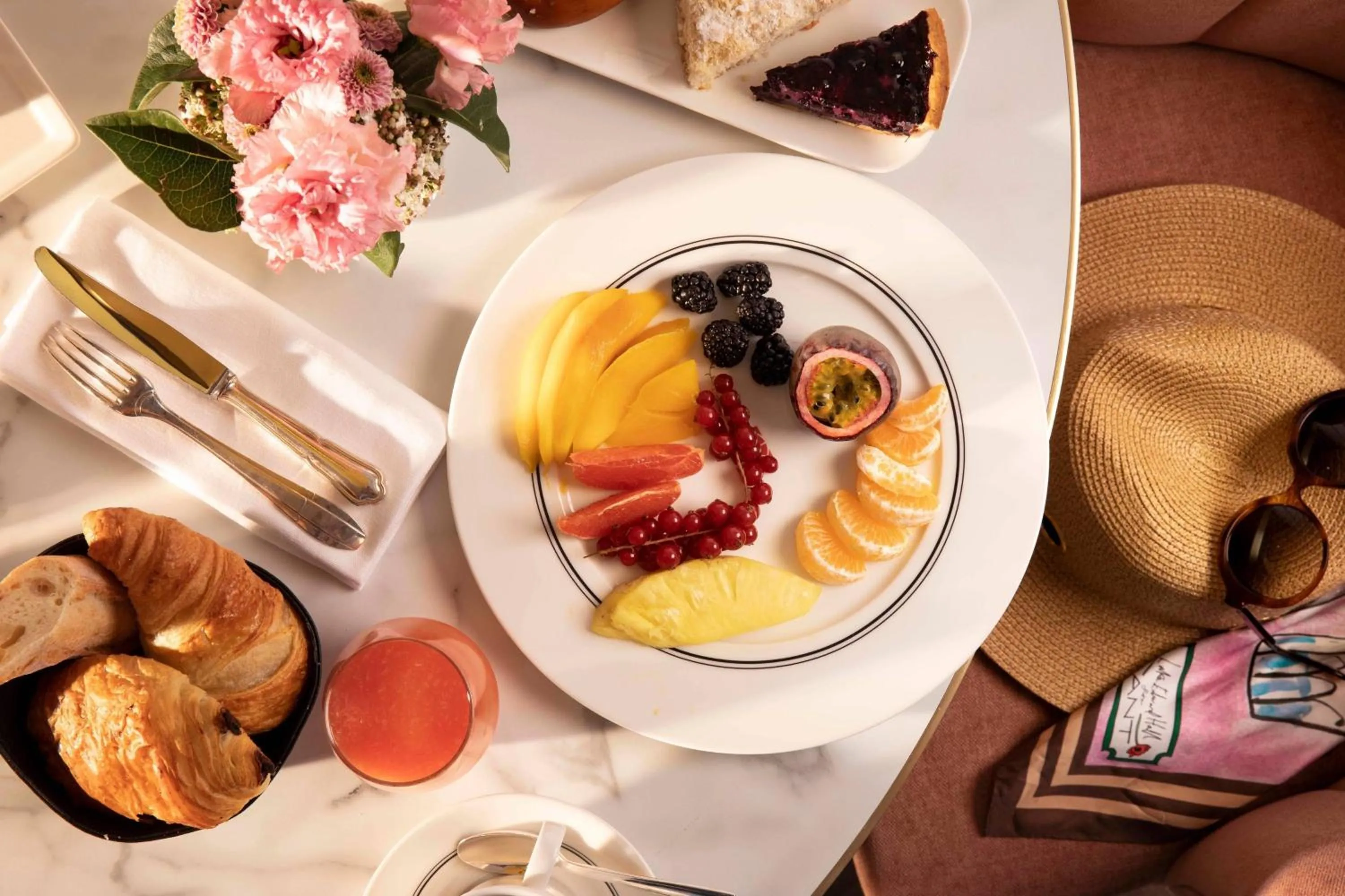 Breakfast in Maison Rouge Strasbourg Hotel & Spa, Autograph Collection