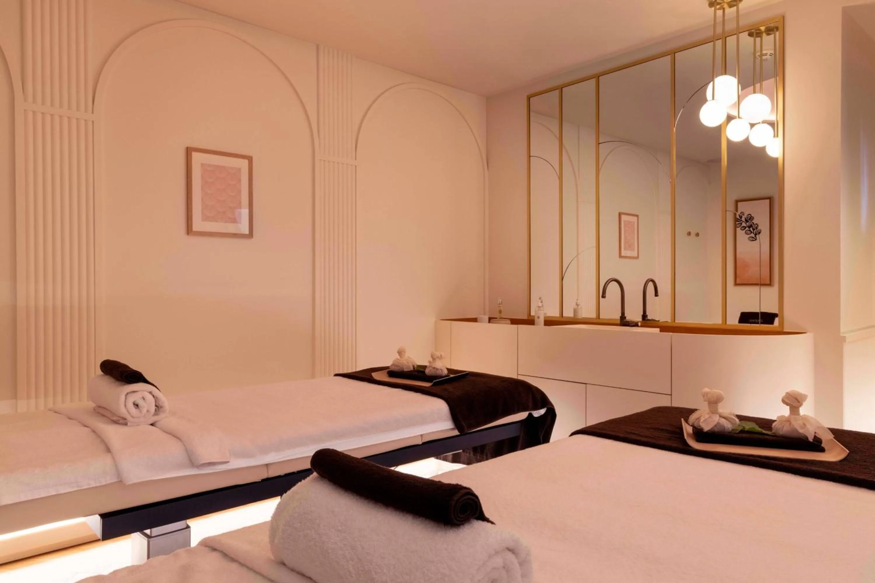 Spa and wellness centre/facilities in Maison Rouge Strasbourg Hotel & Spa, Autograph Collection