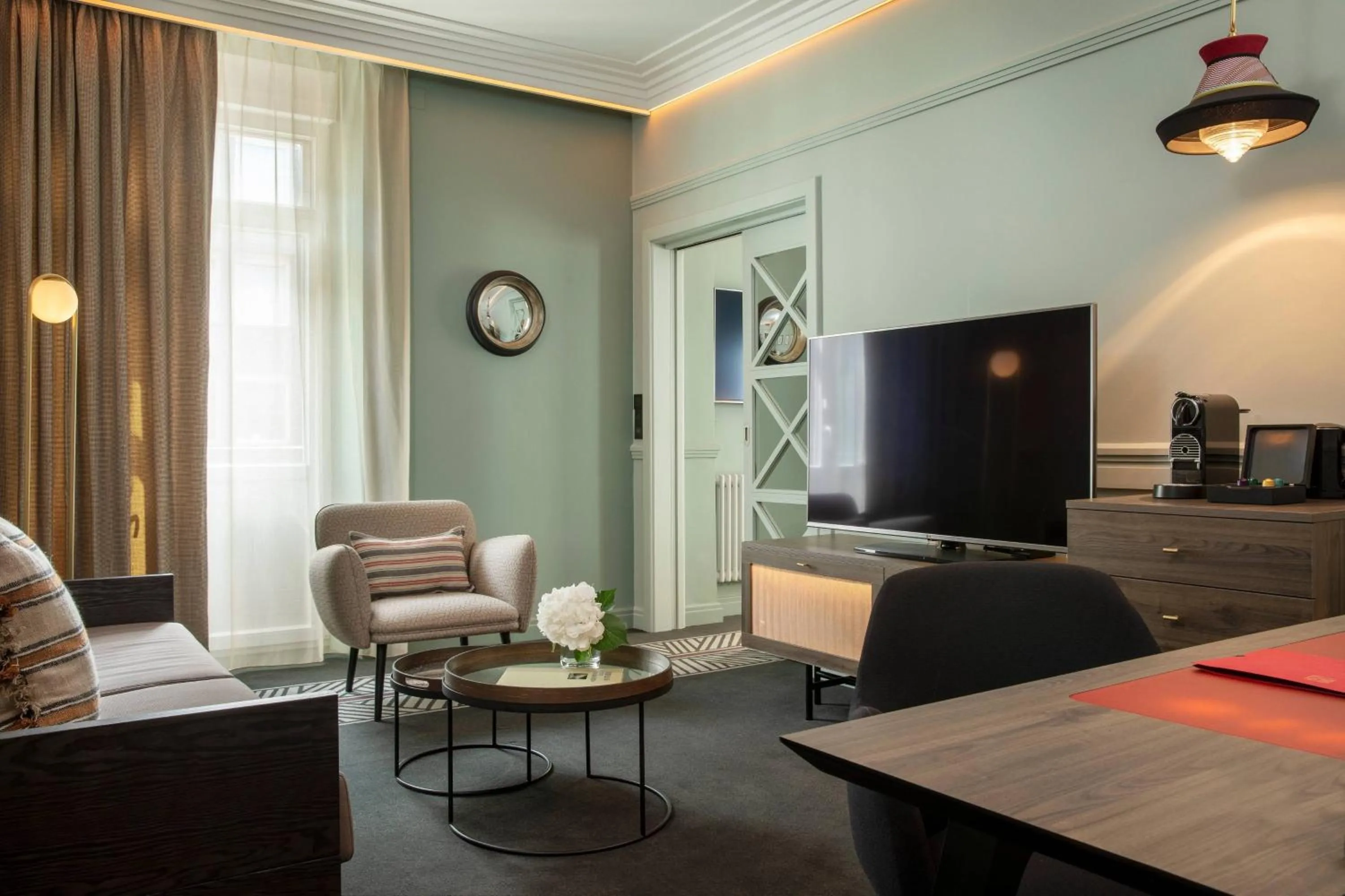 Living room in Maison Rouge Strasbourg Hotel & Spa, Autograph Collection