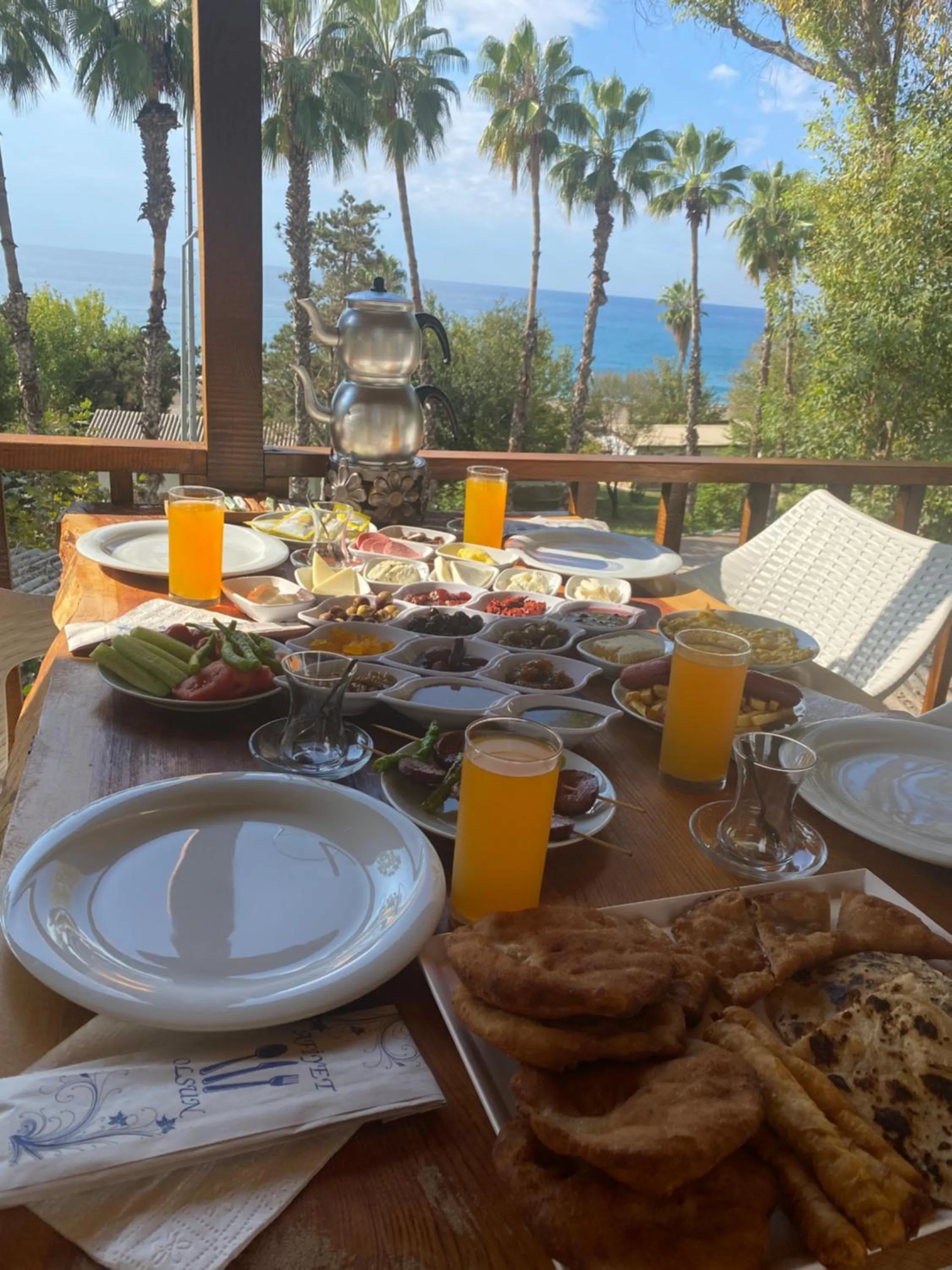 Restaurant/places to eat in Aroma Butik Hotel