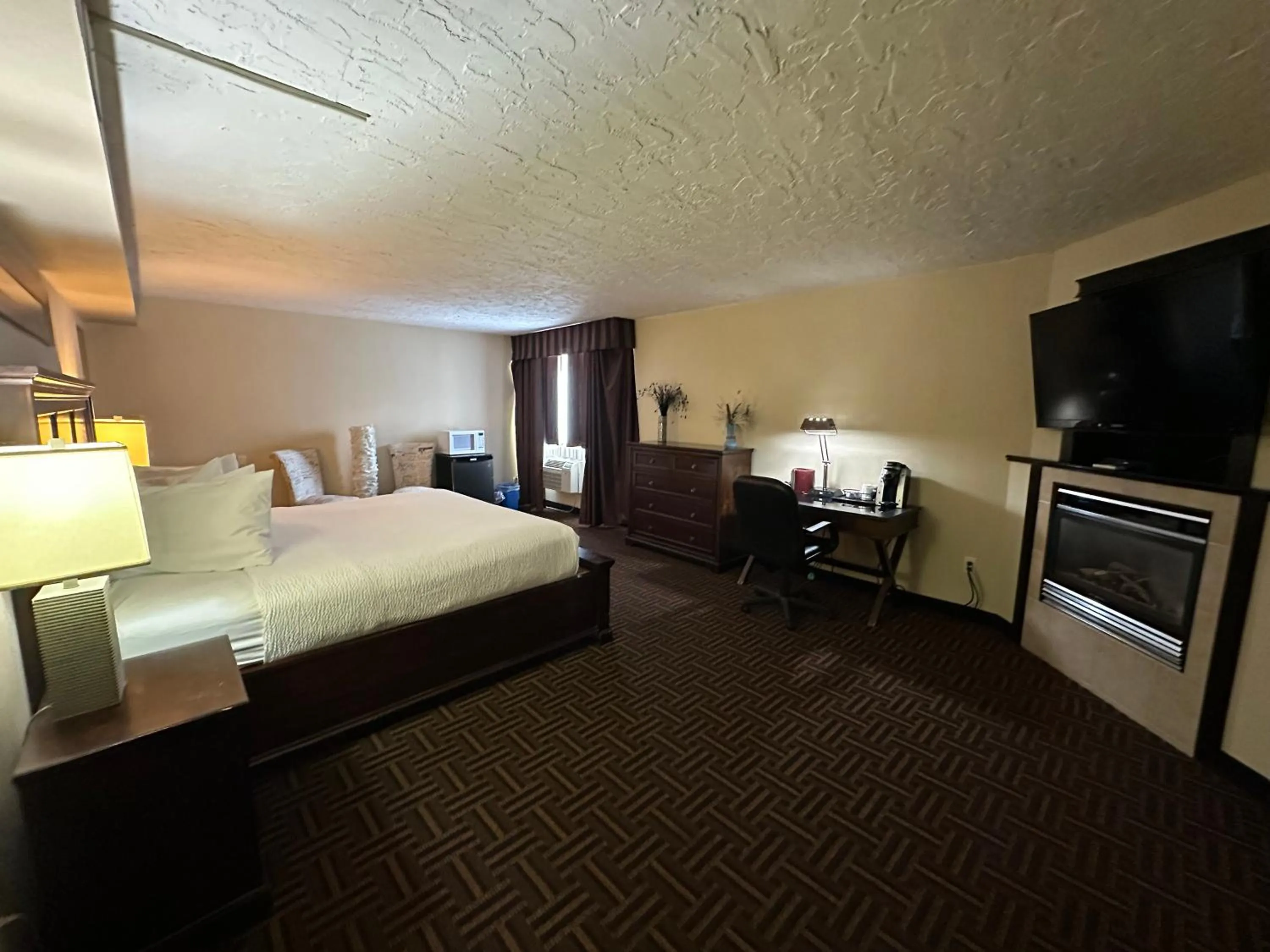 Bed in Wyndham Garden Medicine Hat Conference Center