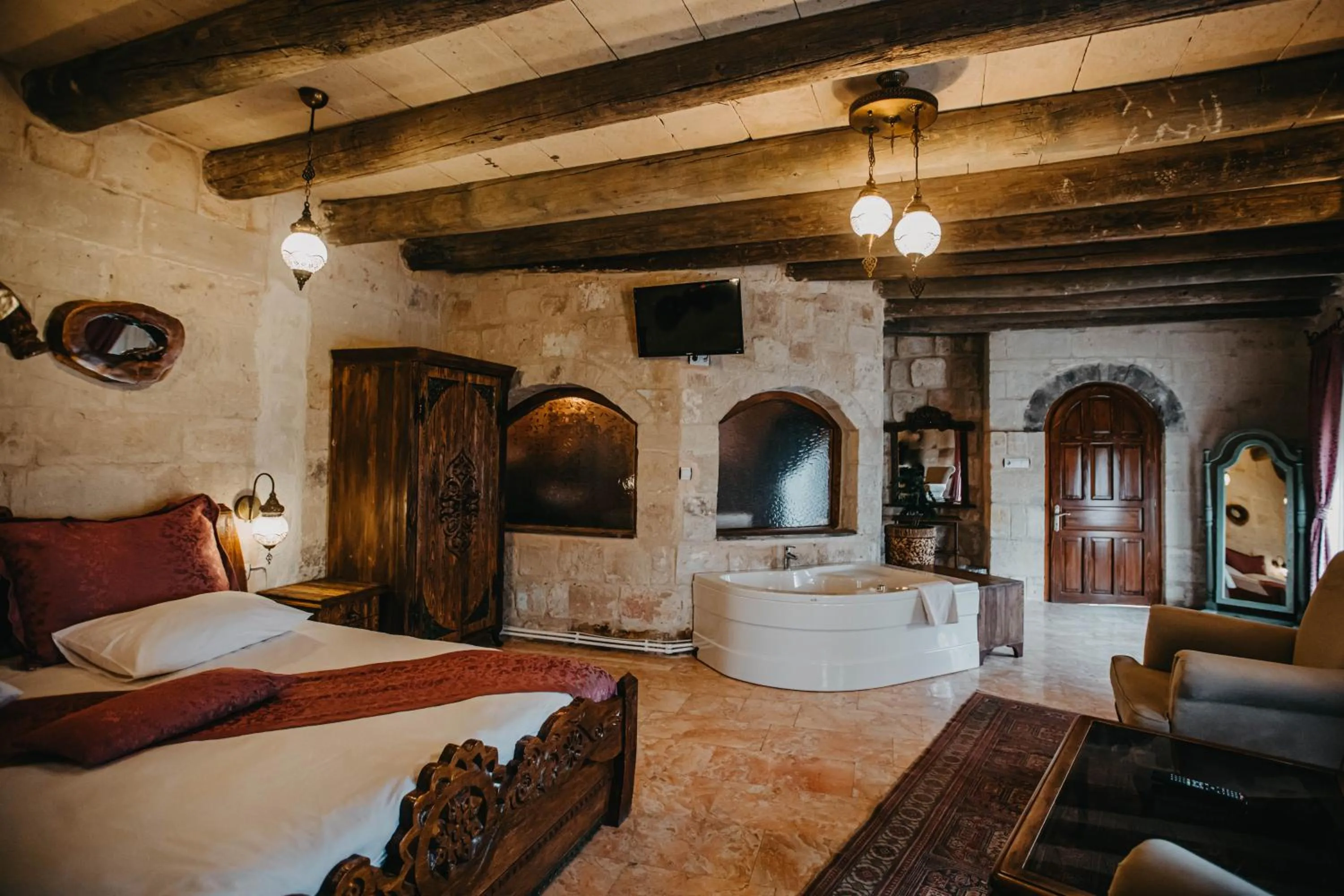 Hot Tub in Prime Cappadocia Suites