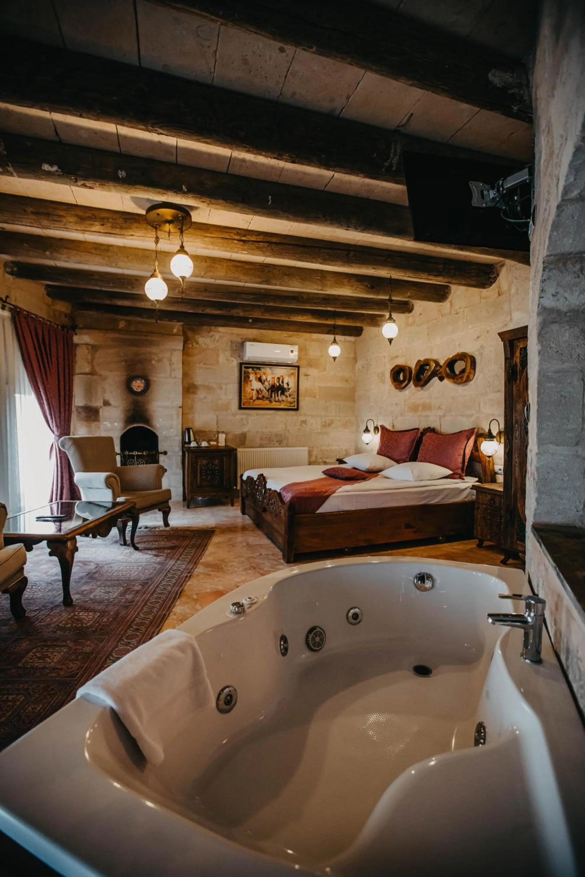 Hot Tub in Prime Cappadocia Suites
