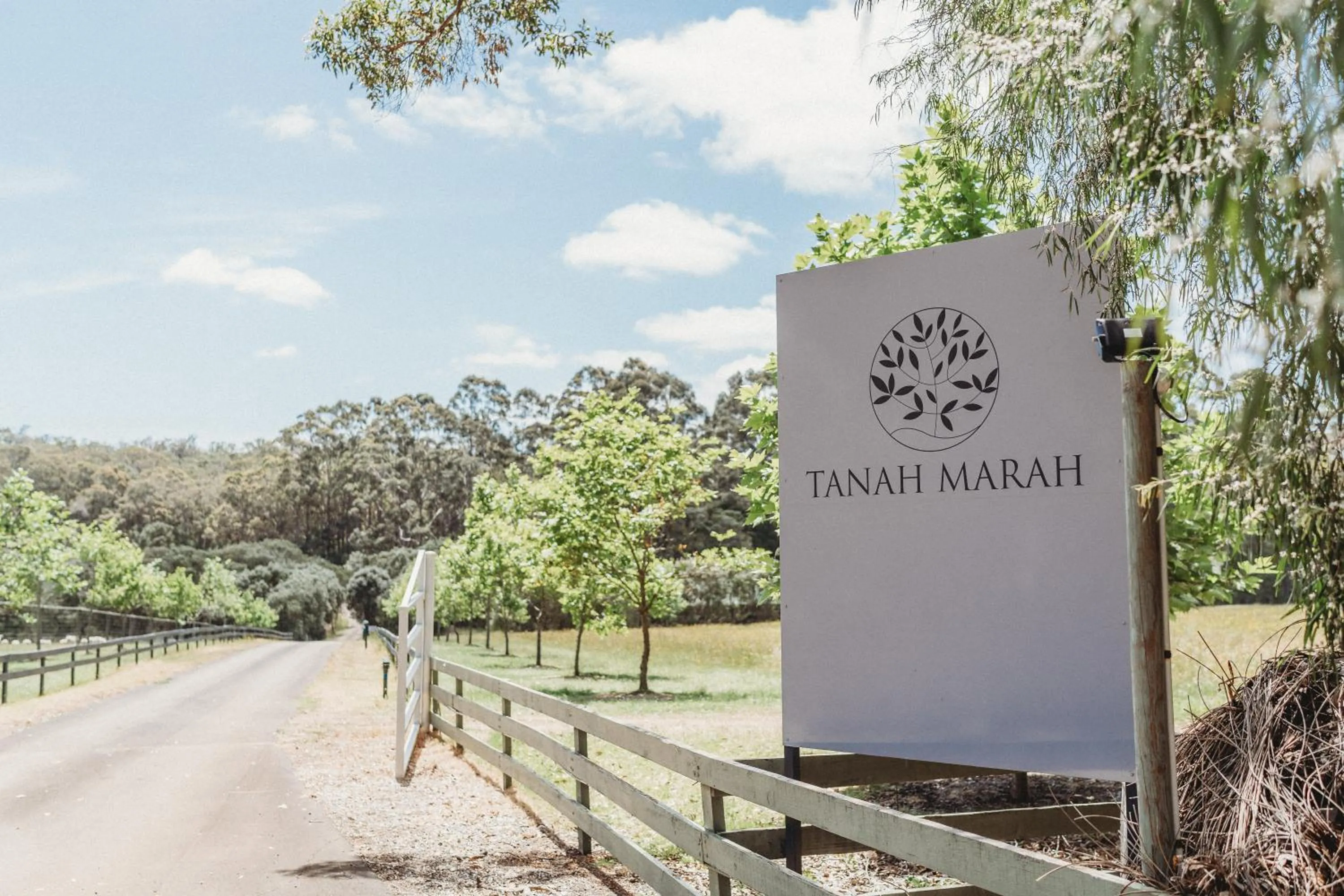Facade/entrance in Tanah Marah