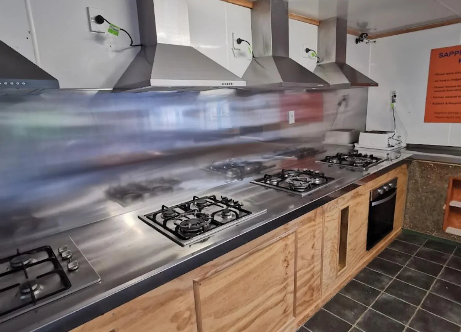 Communal kitchen in Sapphire Springs Holiday Park and Thermal Pools