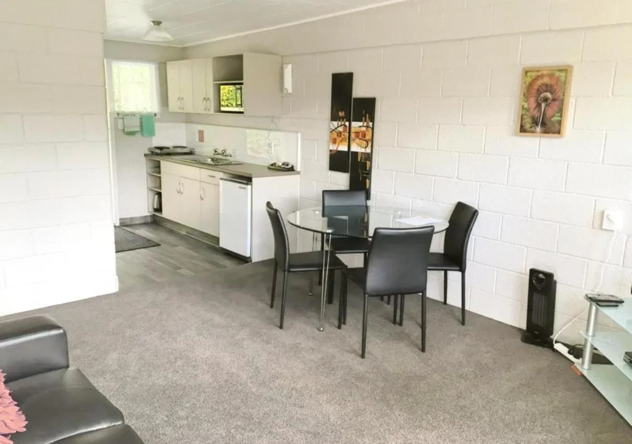 Kitchen or kitchenette in Sapphire Springs Holiday Park and Thermal Pools
