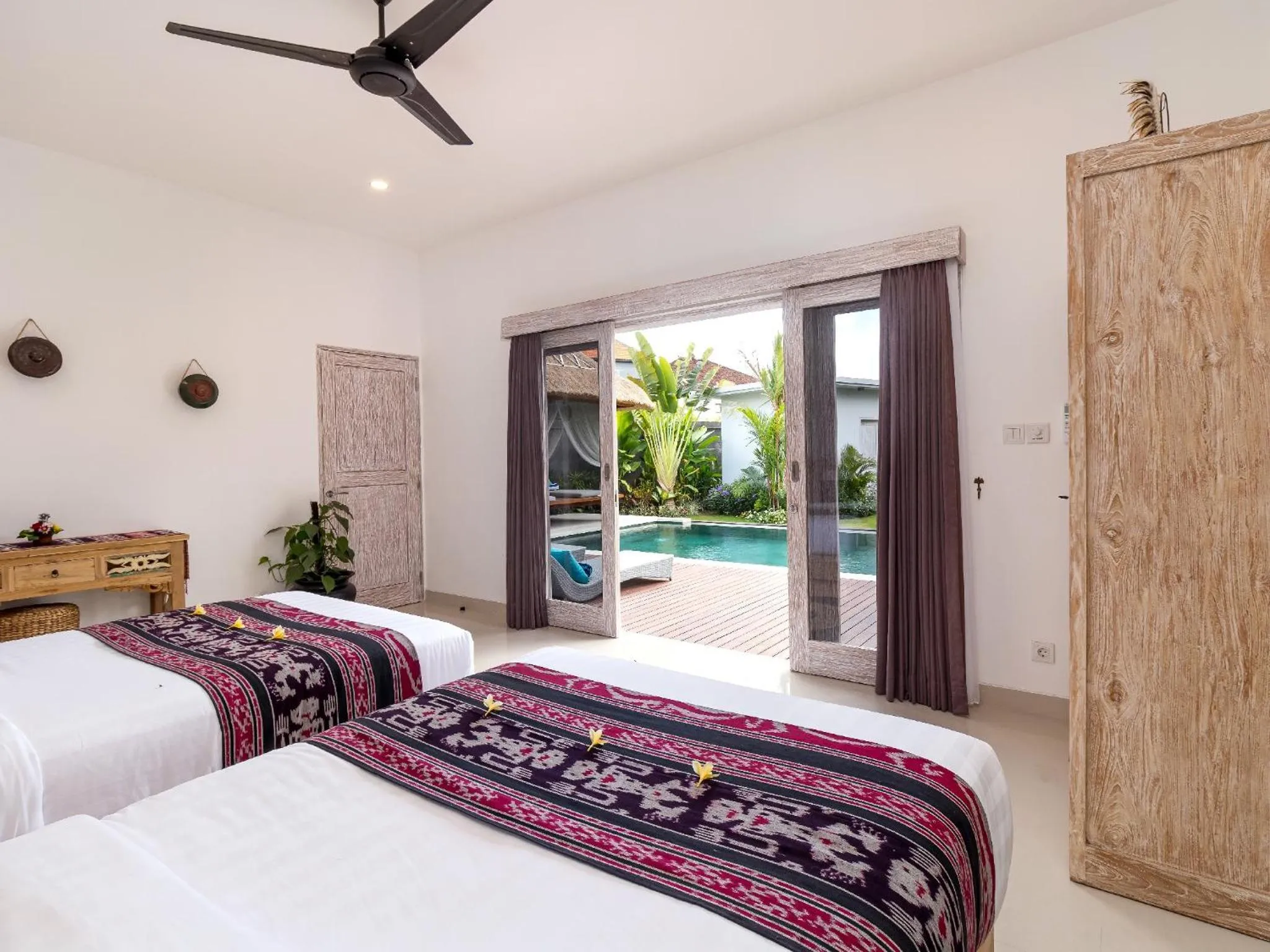 Bed in Villa Hiburan 1 by Villa Finder