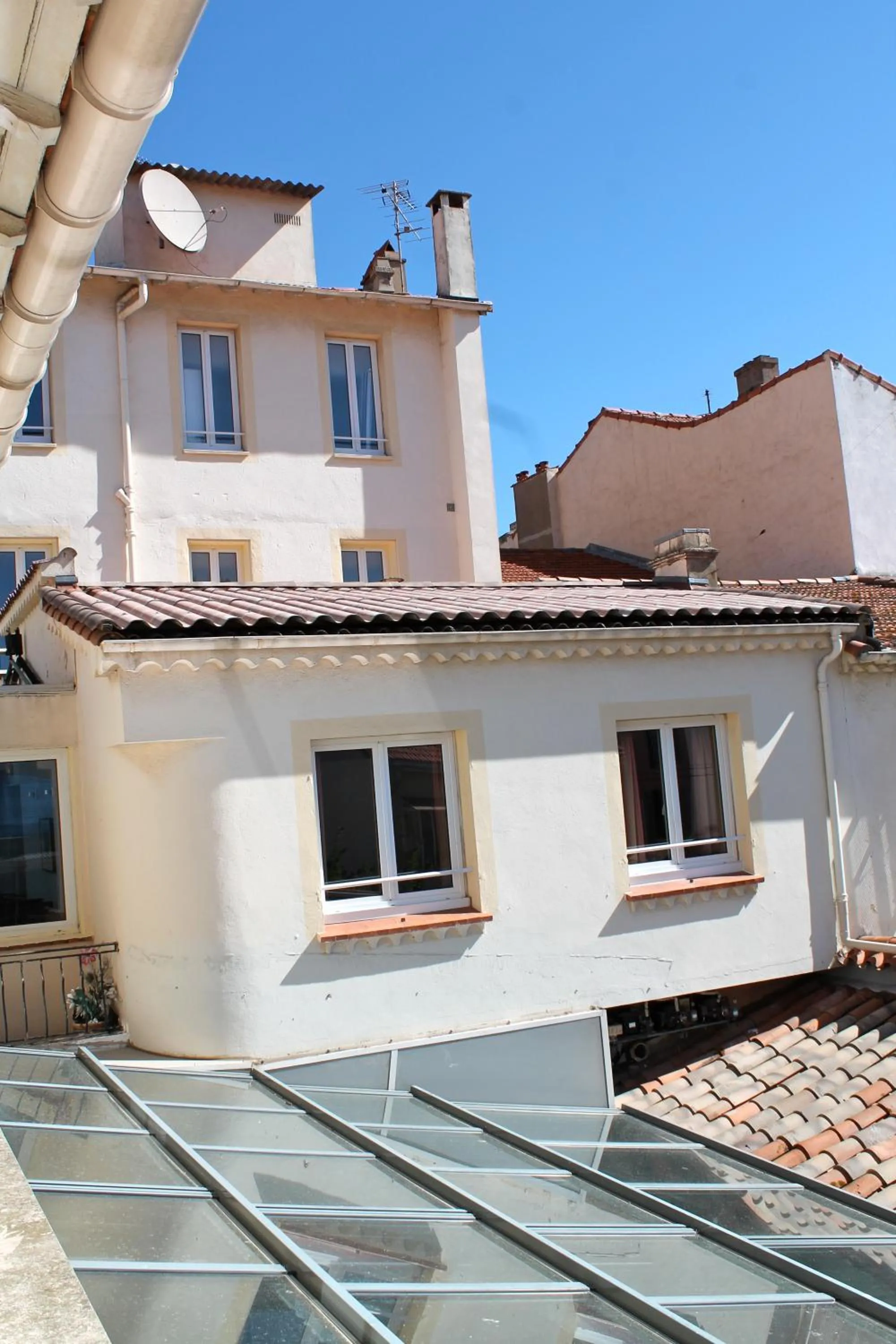 Property building in Hôtel de Flore