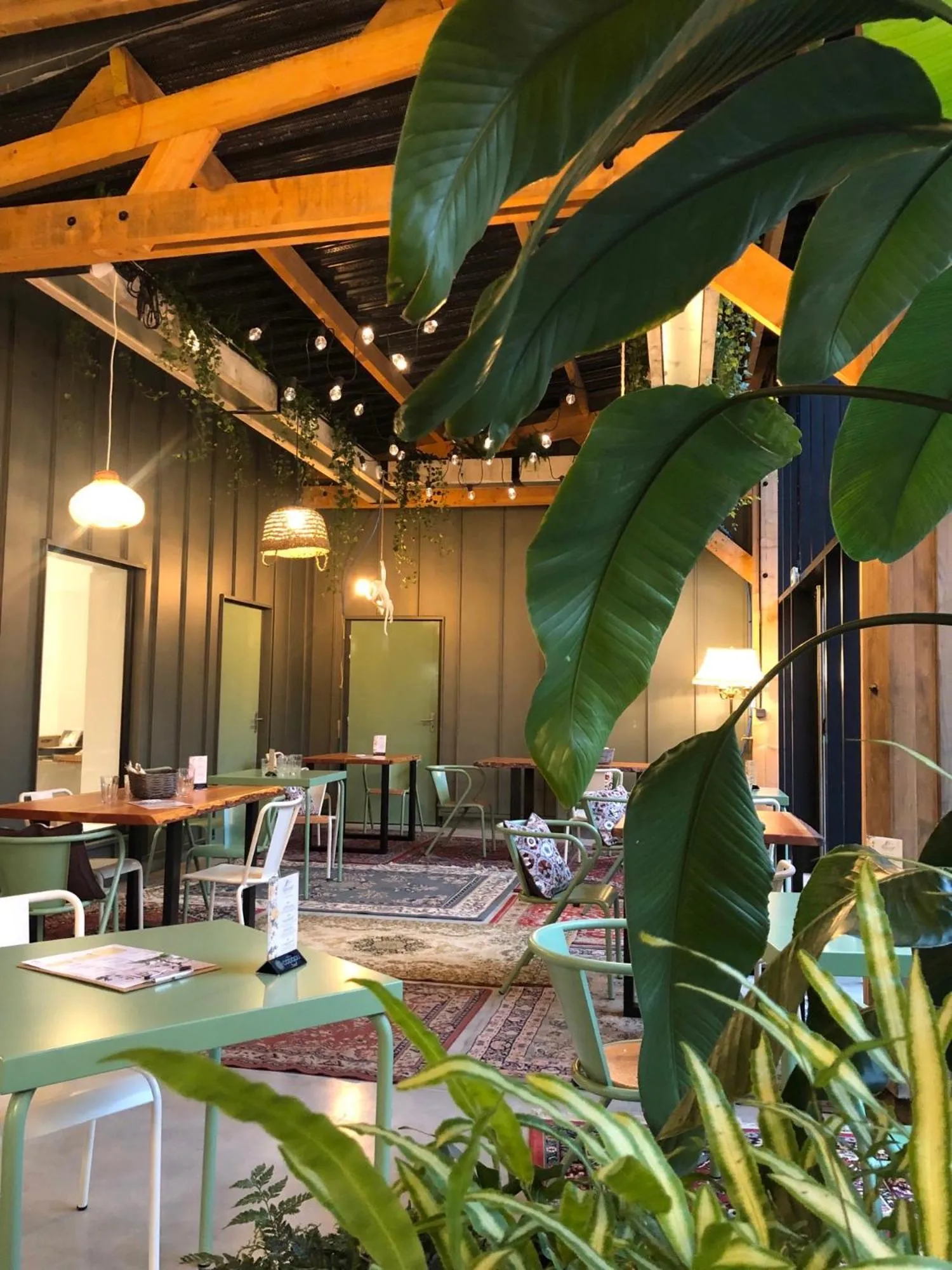 Restaurant/places to eat in La Demeure