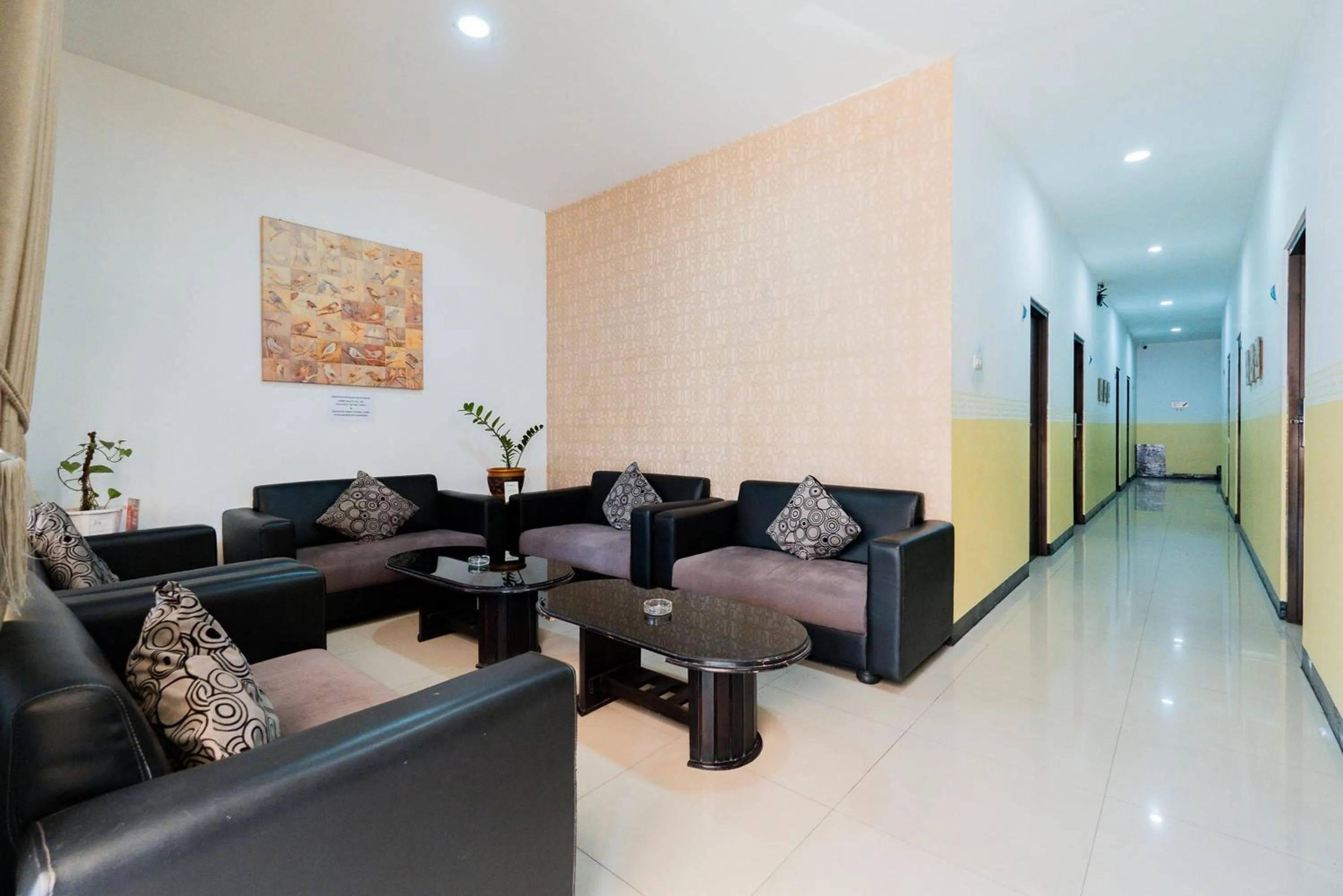 Seating area in RedDoorz near Taman Krida Budaya Malang