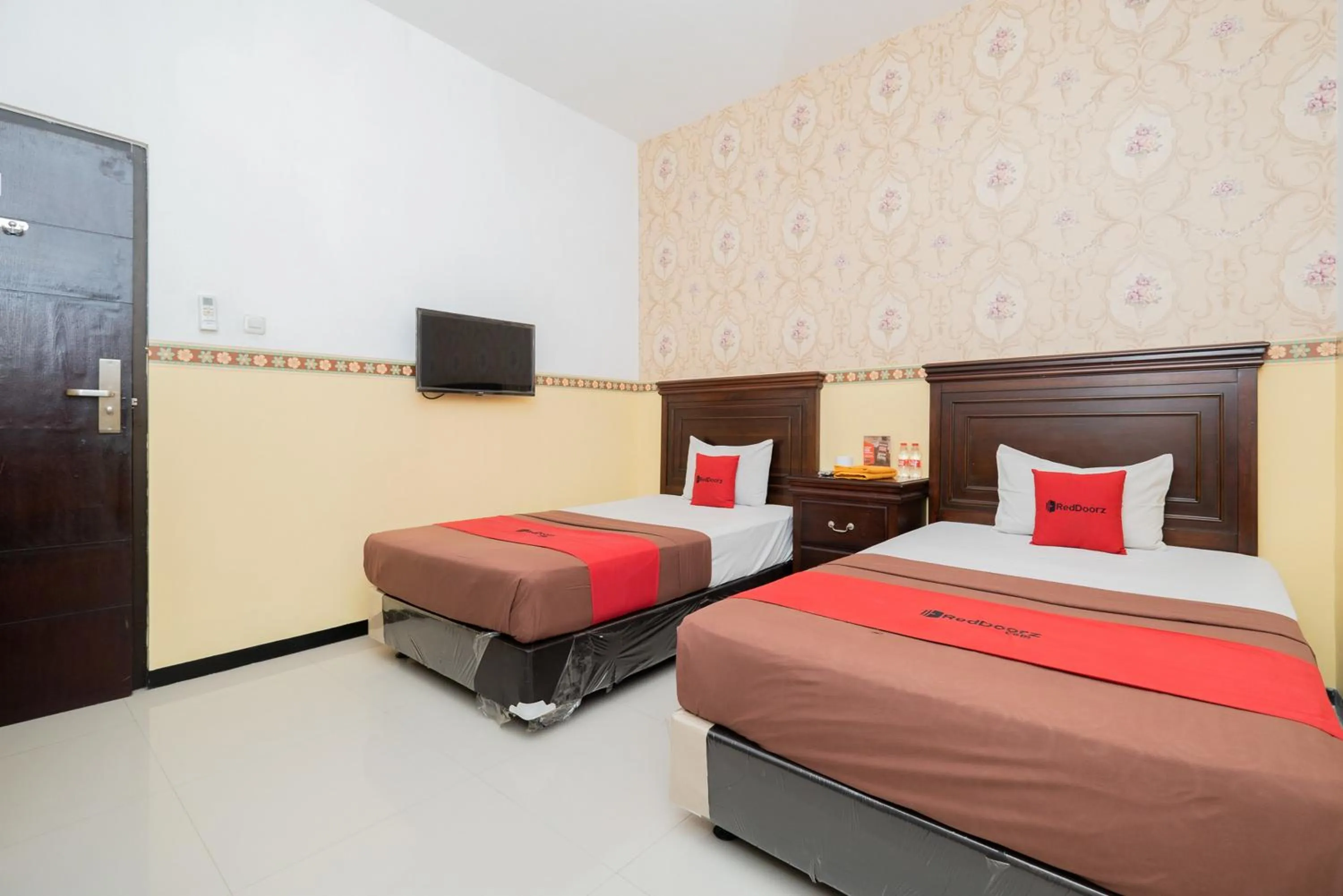 Bed in RedDoorz near Taman Krida Budaya Malang