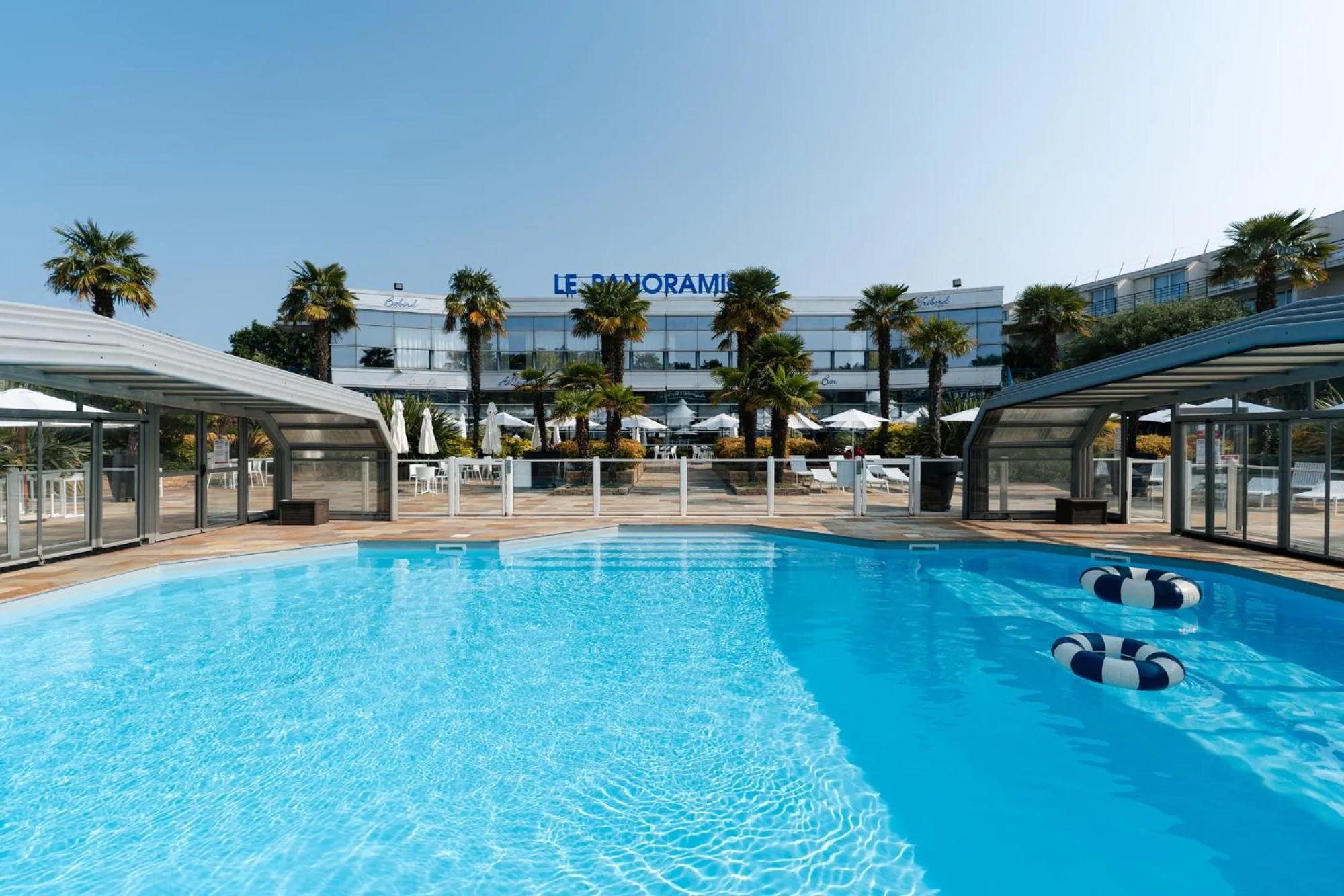 Swimming pool in Westotel Nantes Atlantique
