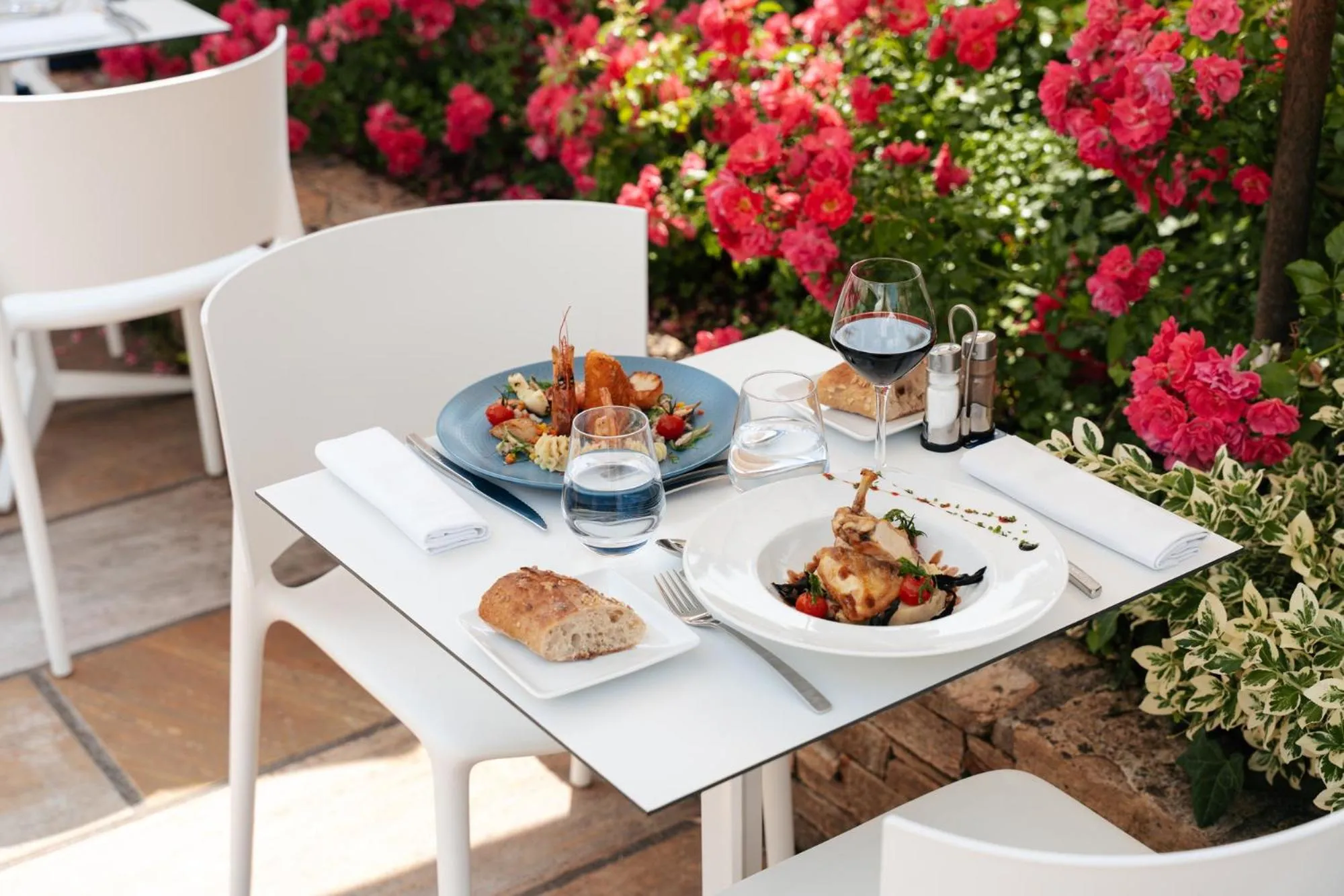 Restaurant/places to eat in Westotel Nantes Atlantique