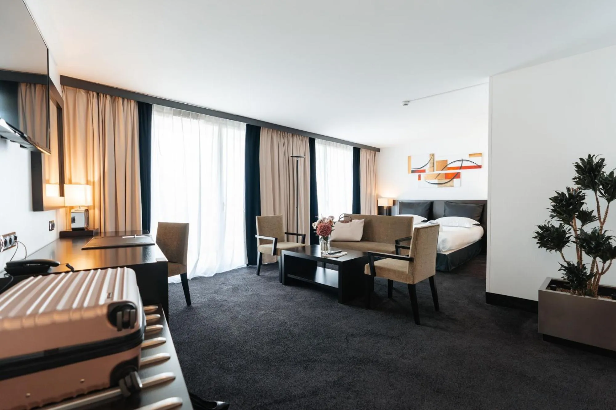 Photo of the whole room in Westotel Nantes Atlantique