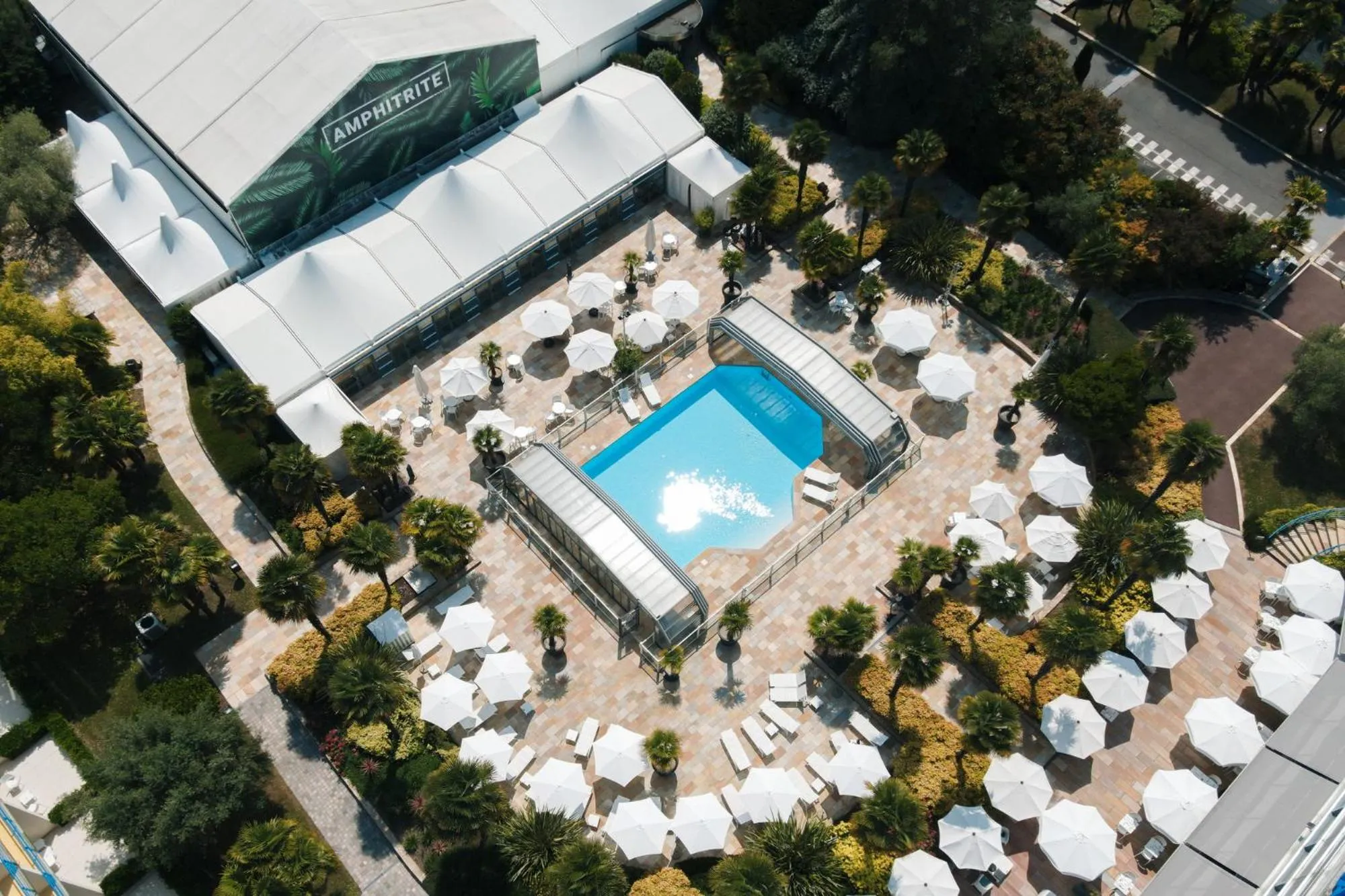 Swimming pool in Westotel Nantes Atlantique