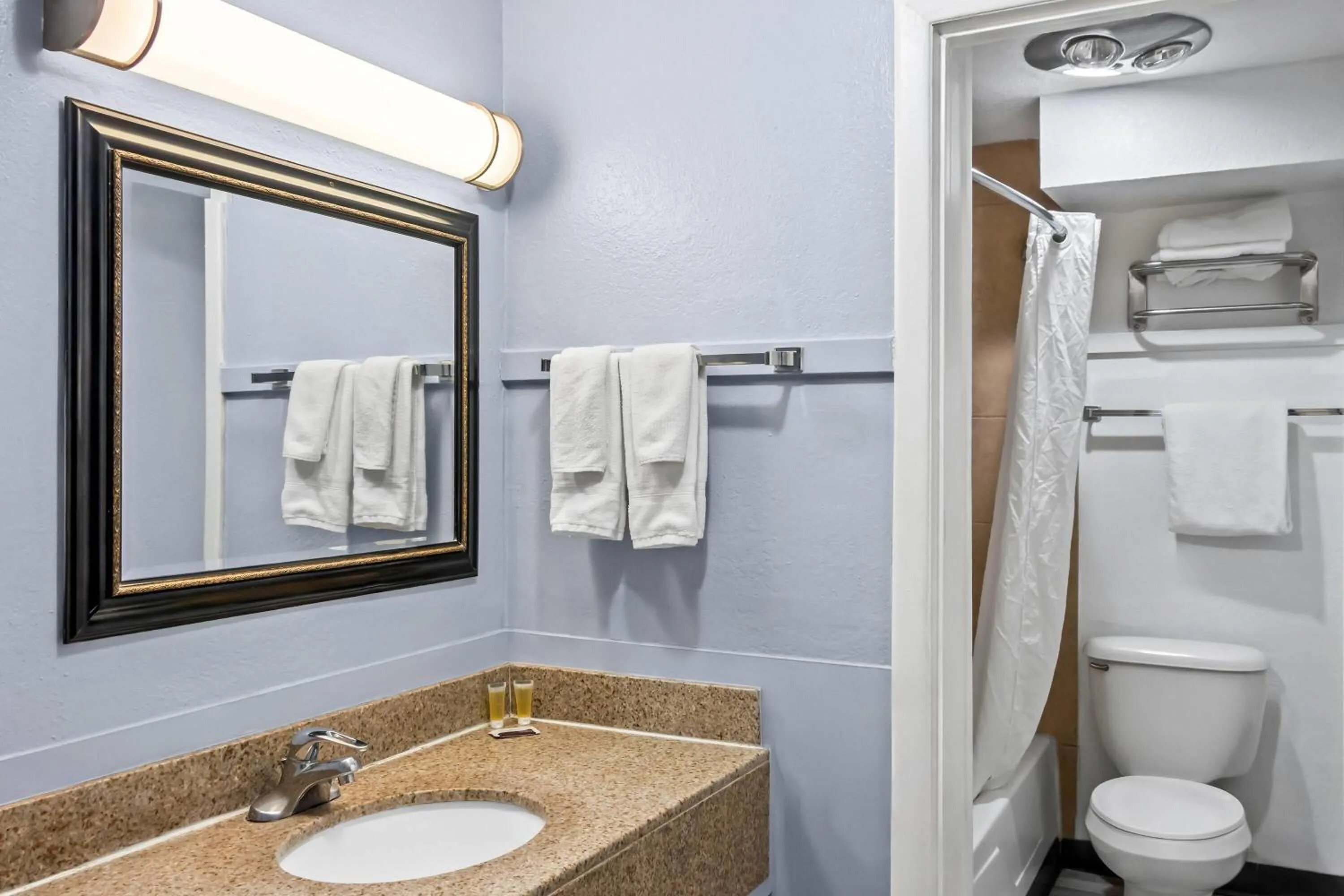 Bathroom in Travelodge by Wyndham Las Vegas NM