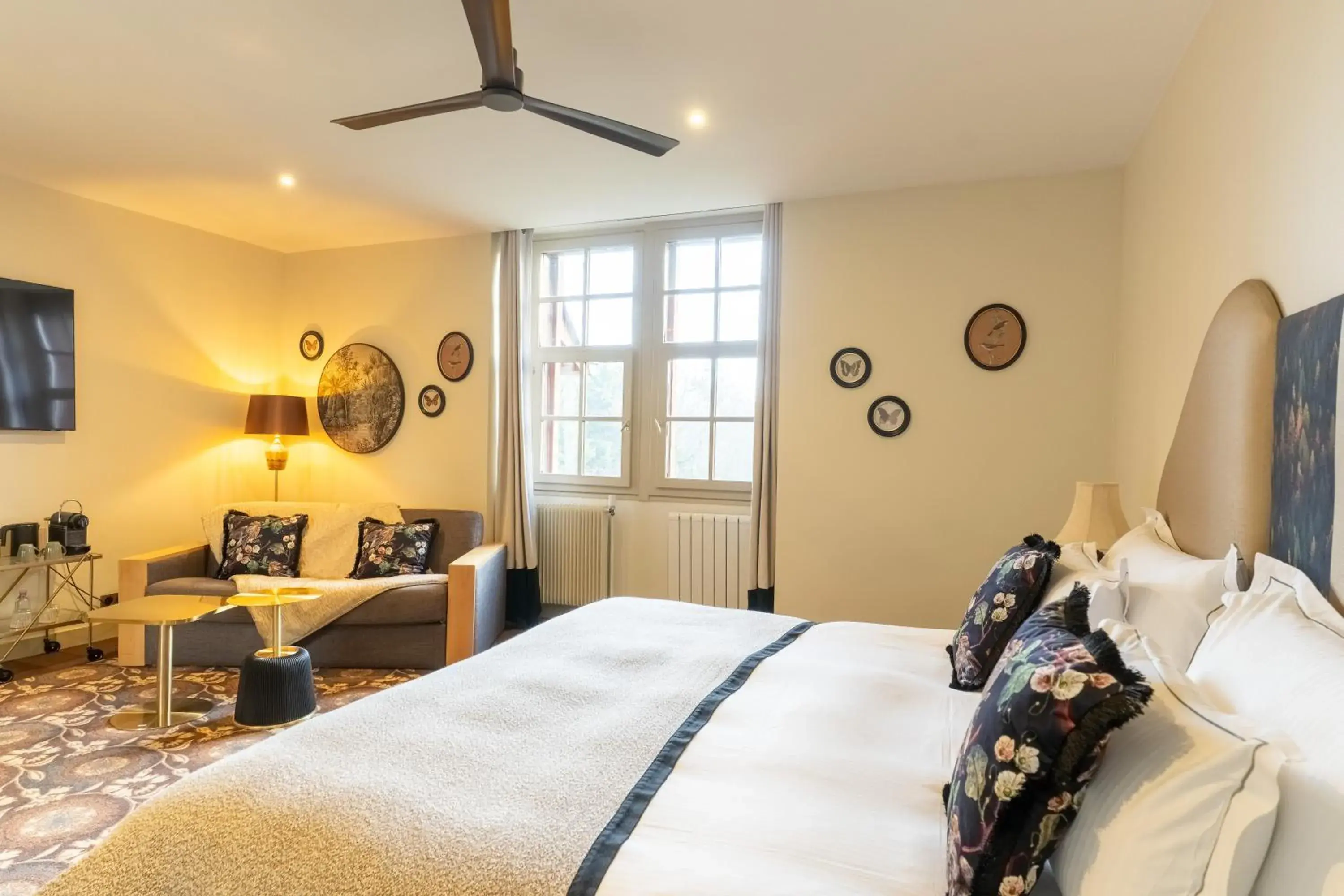 Deluxe Double or Twin Room Castle in Château Jeanne & The Forest - Château de Montvillargenne Deluxe Double or Twin Room Castle in Château Jeanne & The Forest - Château de Montvillargenne