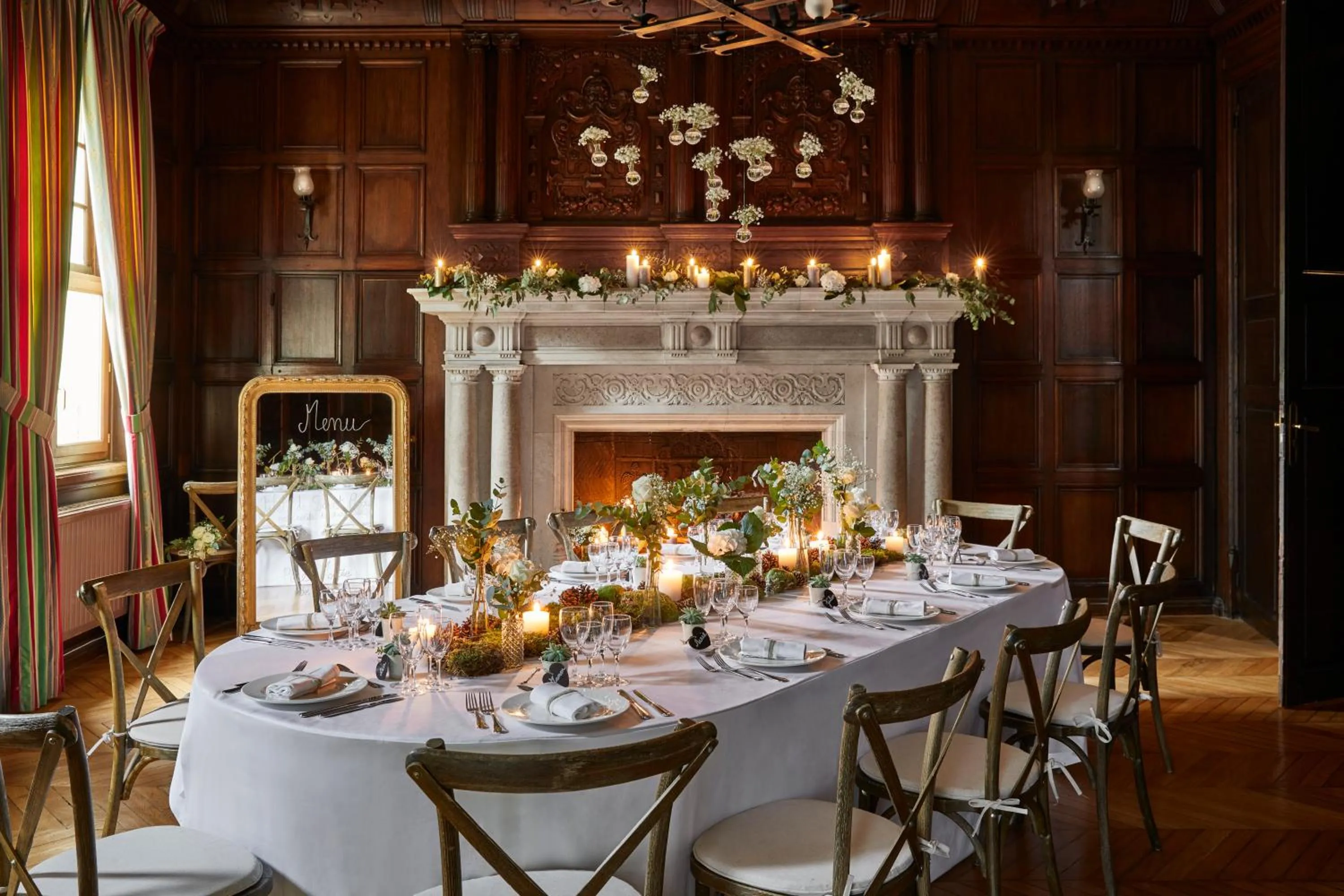 Living room in Château Jeanne & The Forest - Château de Montvillargenne