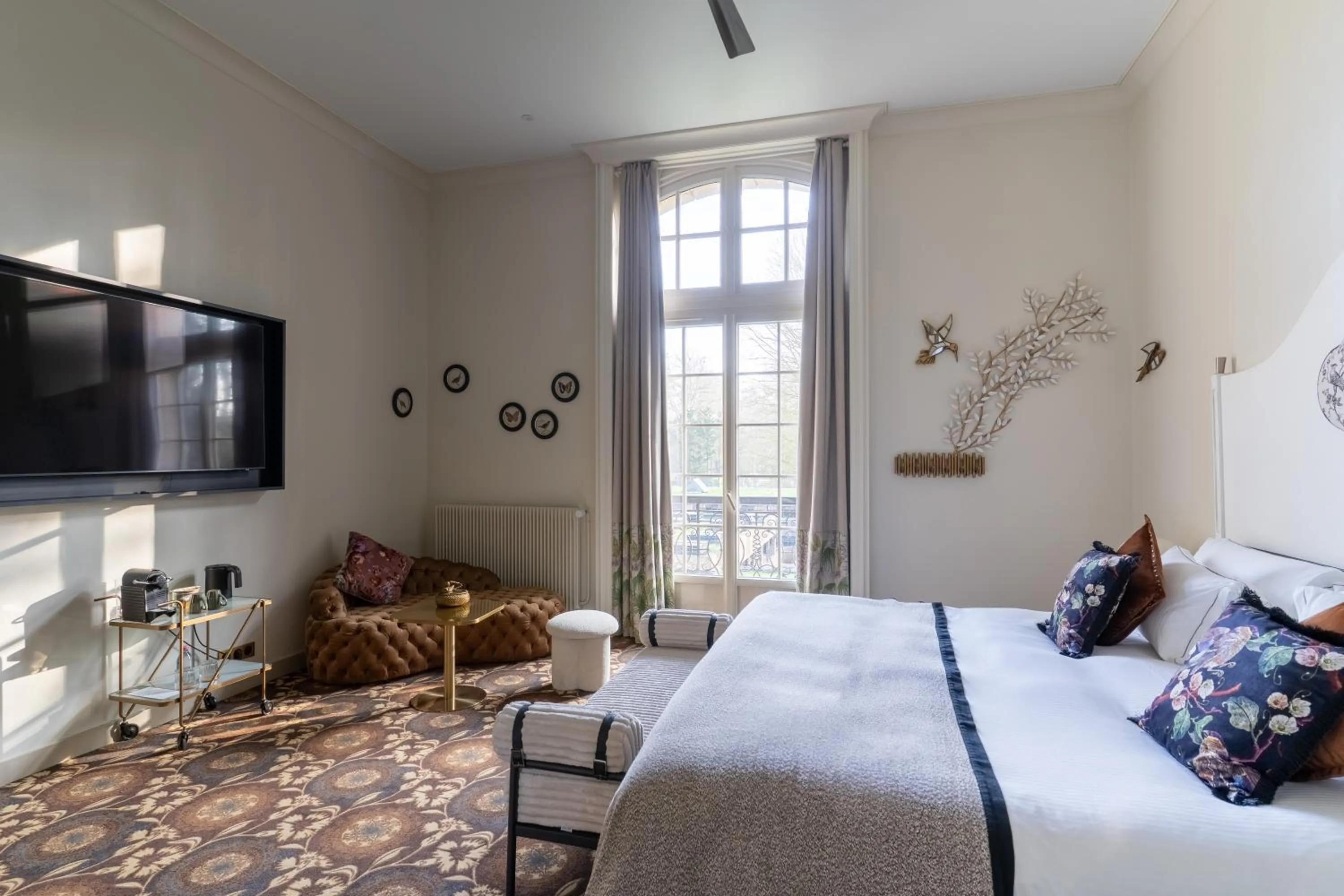 Bedroom, Bed in Château Jeanne & The Forest - Château de Montvillargenne