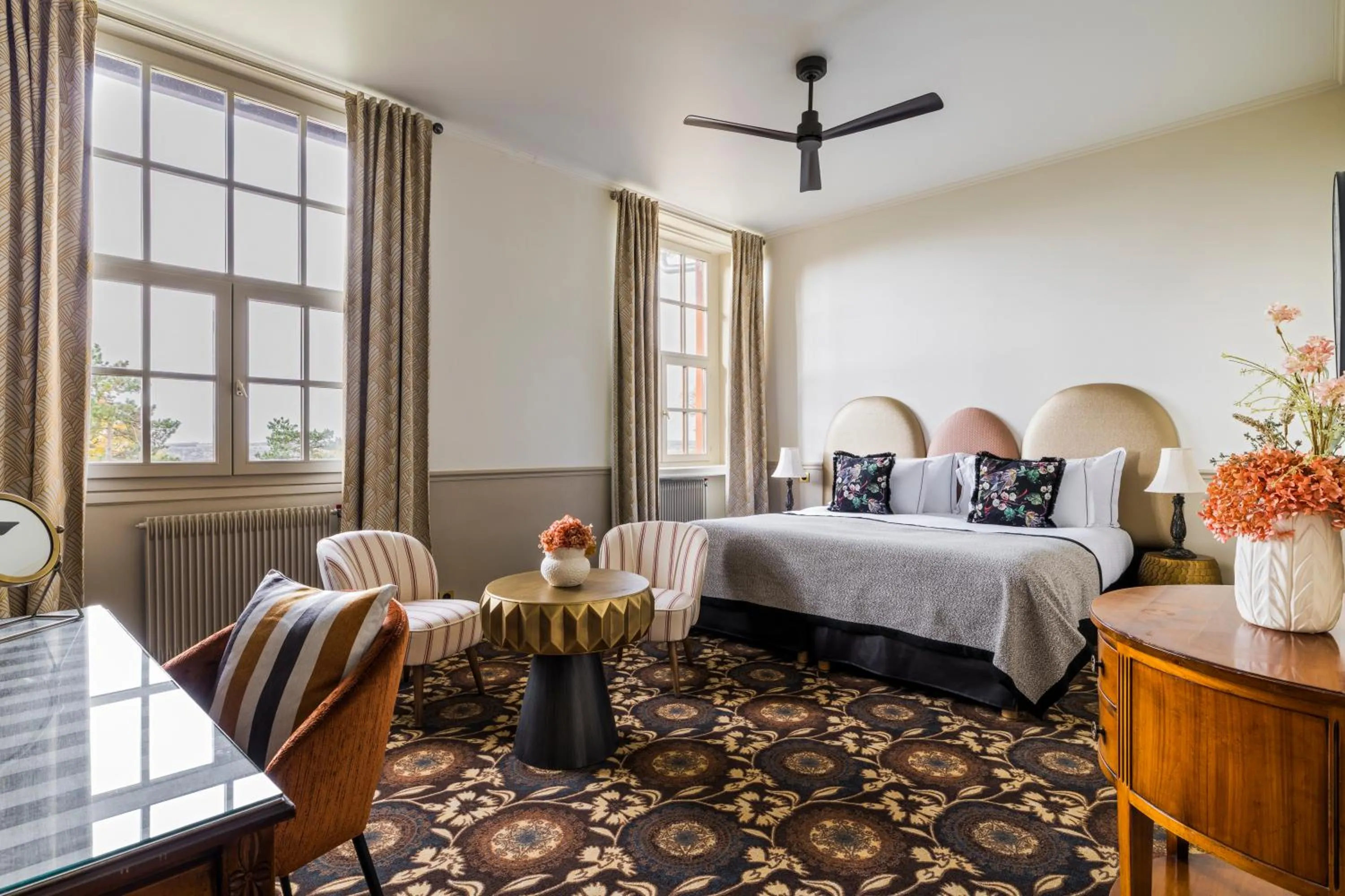 Bed in Château Jeanne & The Forest - Château de Montvillargenne