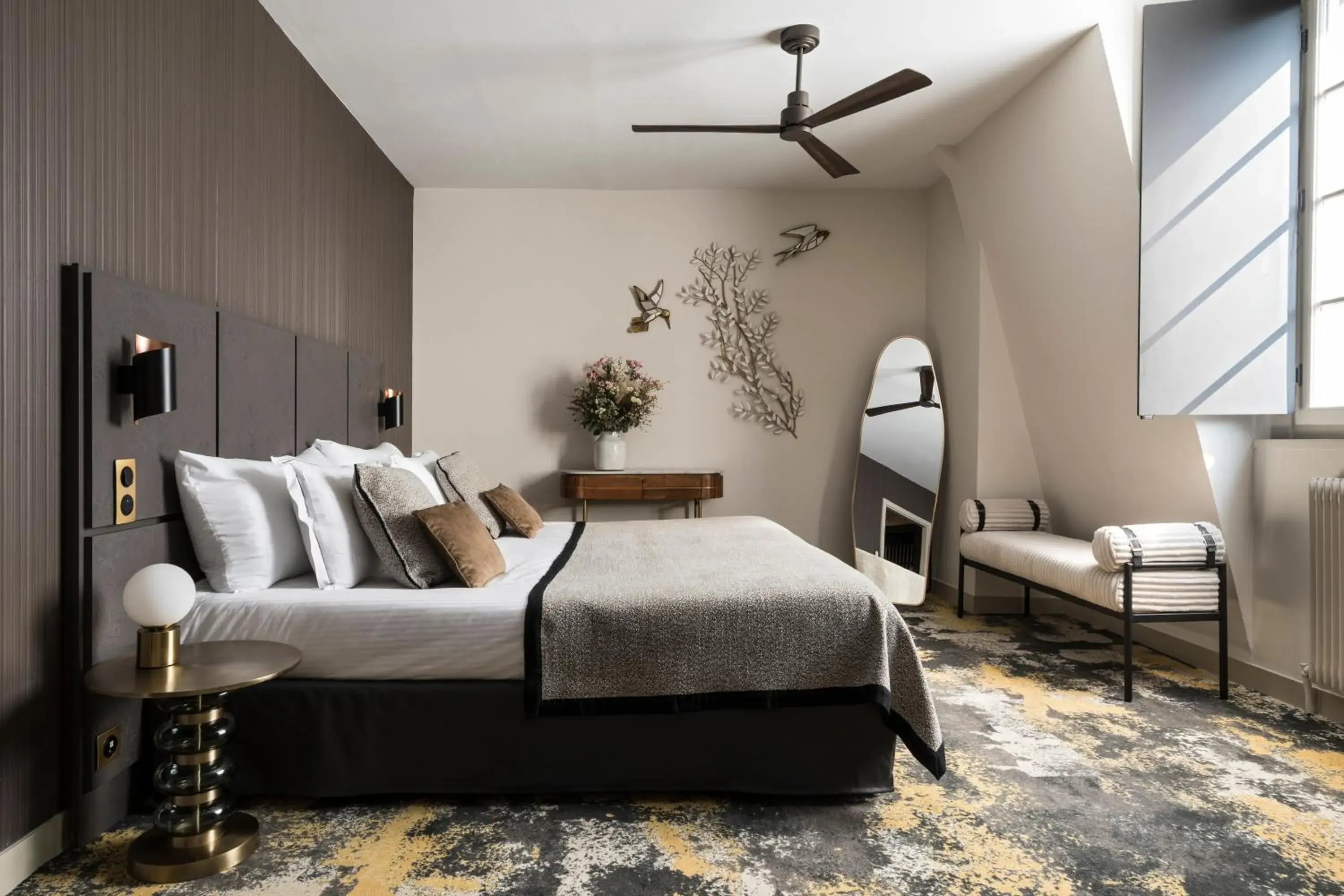 Superior Double or Twin Room in Château Jeanne & The Forest - Château de Montvillargenne Superior Double or Twin Room in Château Jeanne & The Forest - Château de Montvillargenne