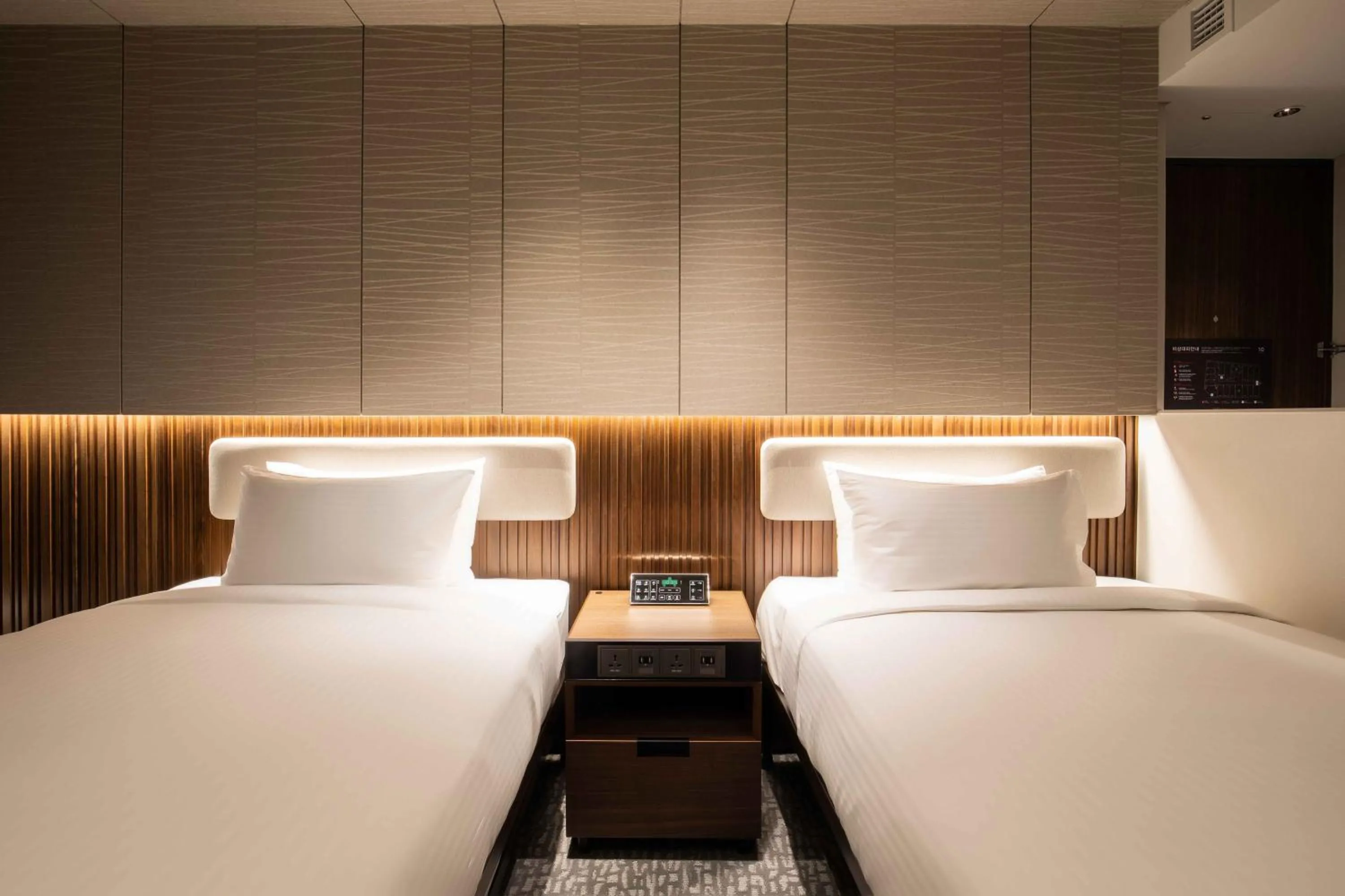 Bed in Sotetsu Fresa Inn Seoul Myeong-dong