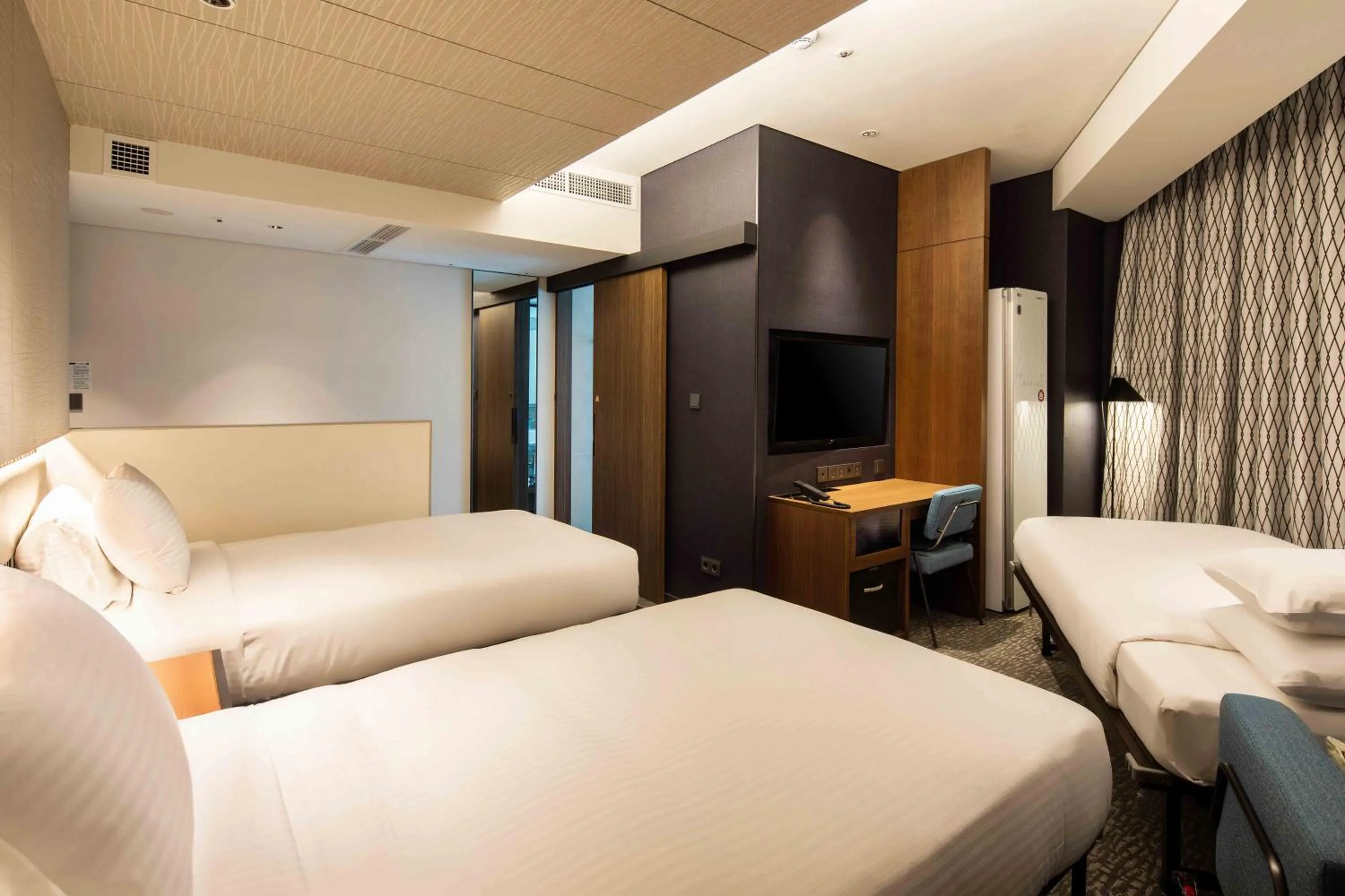 Photo of the whole room, Bed in Sotetsu Fresa Inn Seoul Myeong-dong